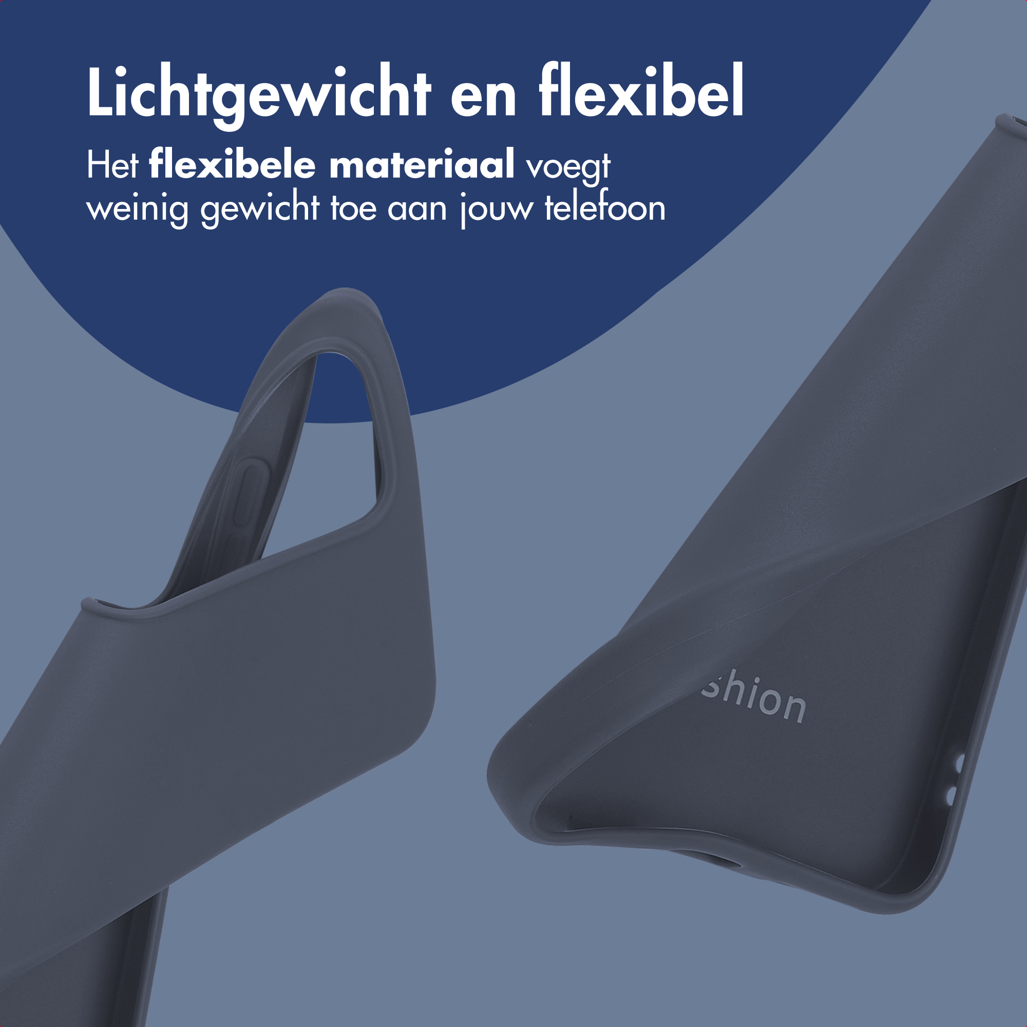 Drie donkergrijze telefoonhoesjes op een blauwe achtergrond.