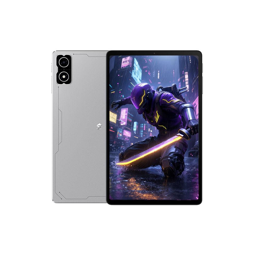 Un tablet argentato che mostra un guerriero cyberpunk con una spada luminosa.