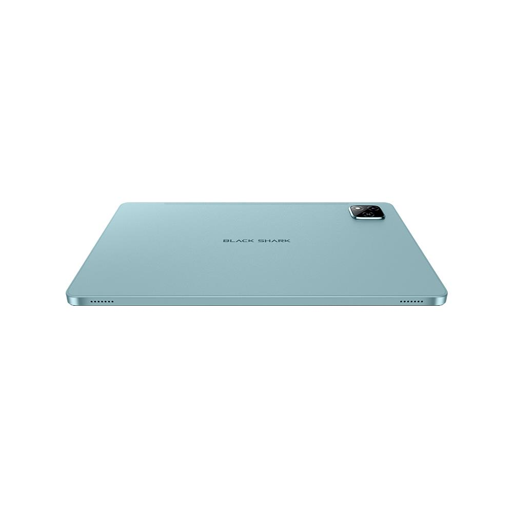 Üzerinde "BLACK SHARK" yazısı ve kamera modülü bulunan açık mavi tablet.