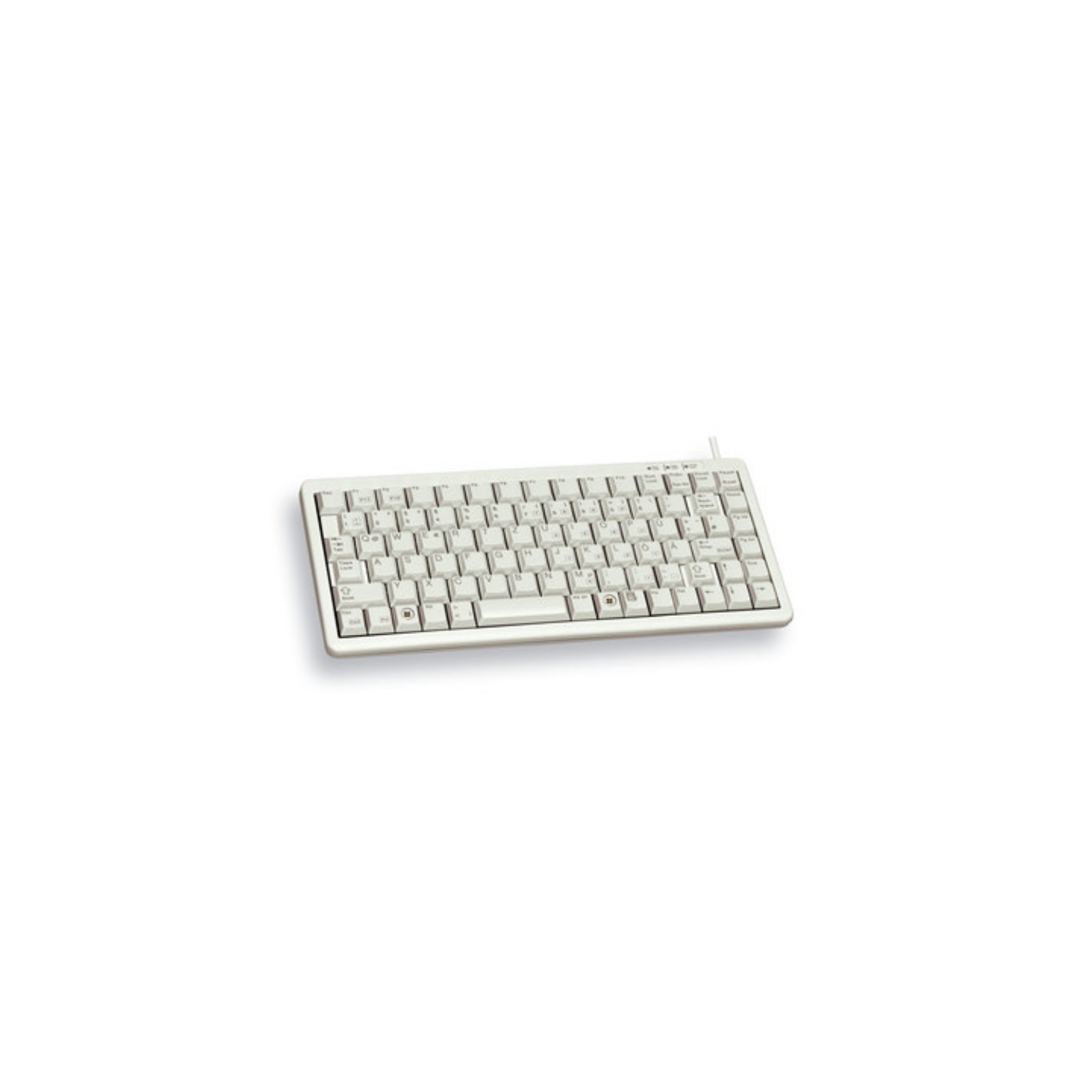 Eine kleine weiße Tastatur mit Kabel liegt auf weißem Grund.
