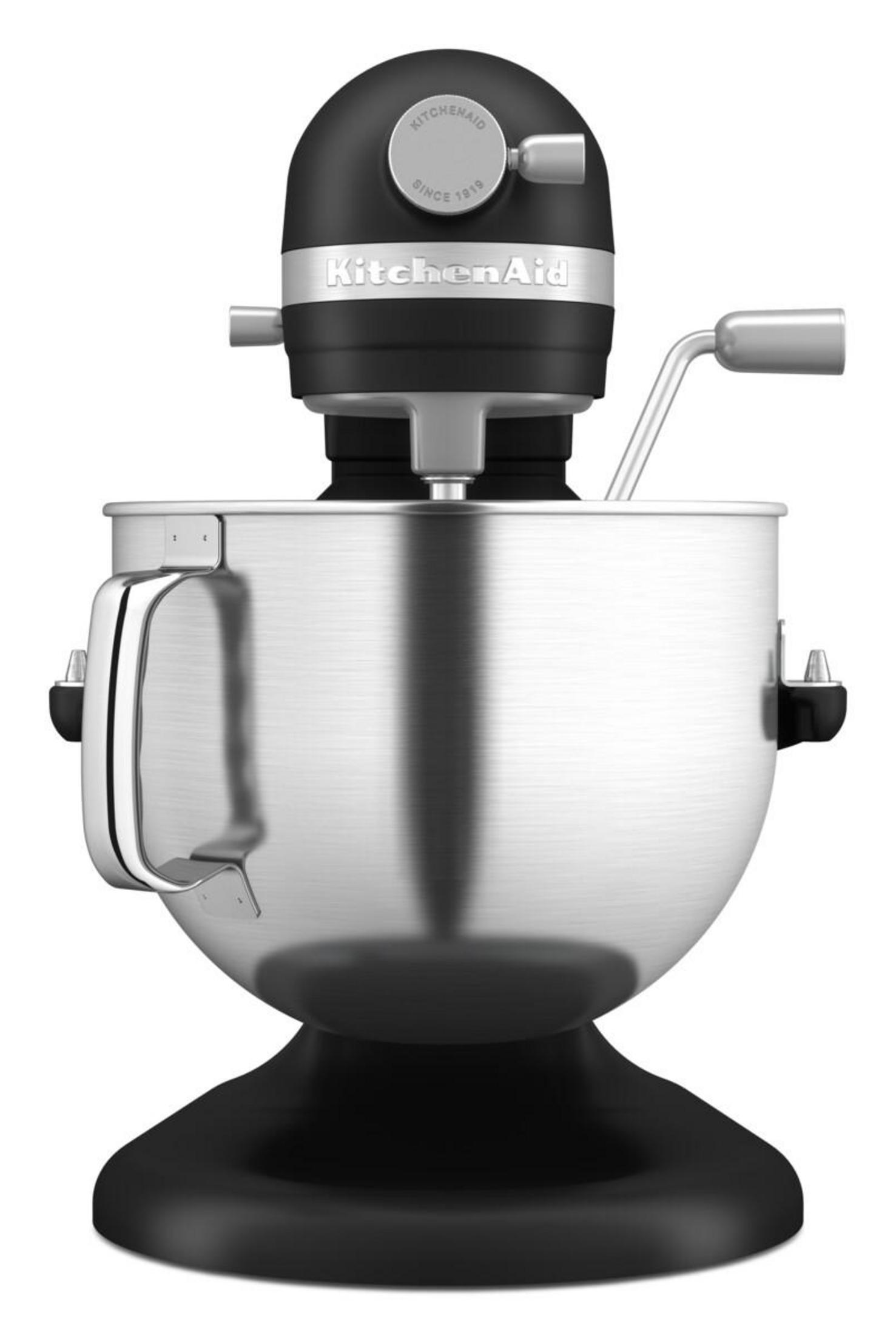 Schwarze KitchenAid Küchenmaschine mit Edelstahlschüssel und silbernem Hebel.