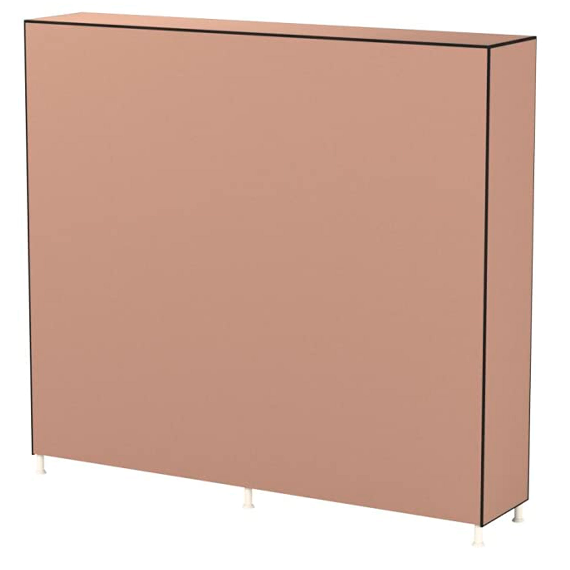 Un gabinete rectangular de color coral con bordes negros y patas blancas.