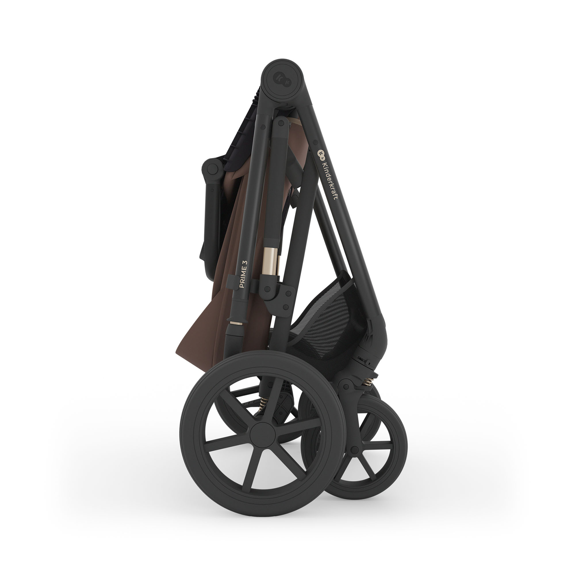 Ein zusammengeklappter dunkelbrauner Kinderwagen mit schwarzen Rädern.