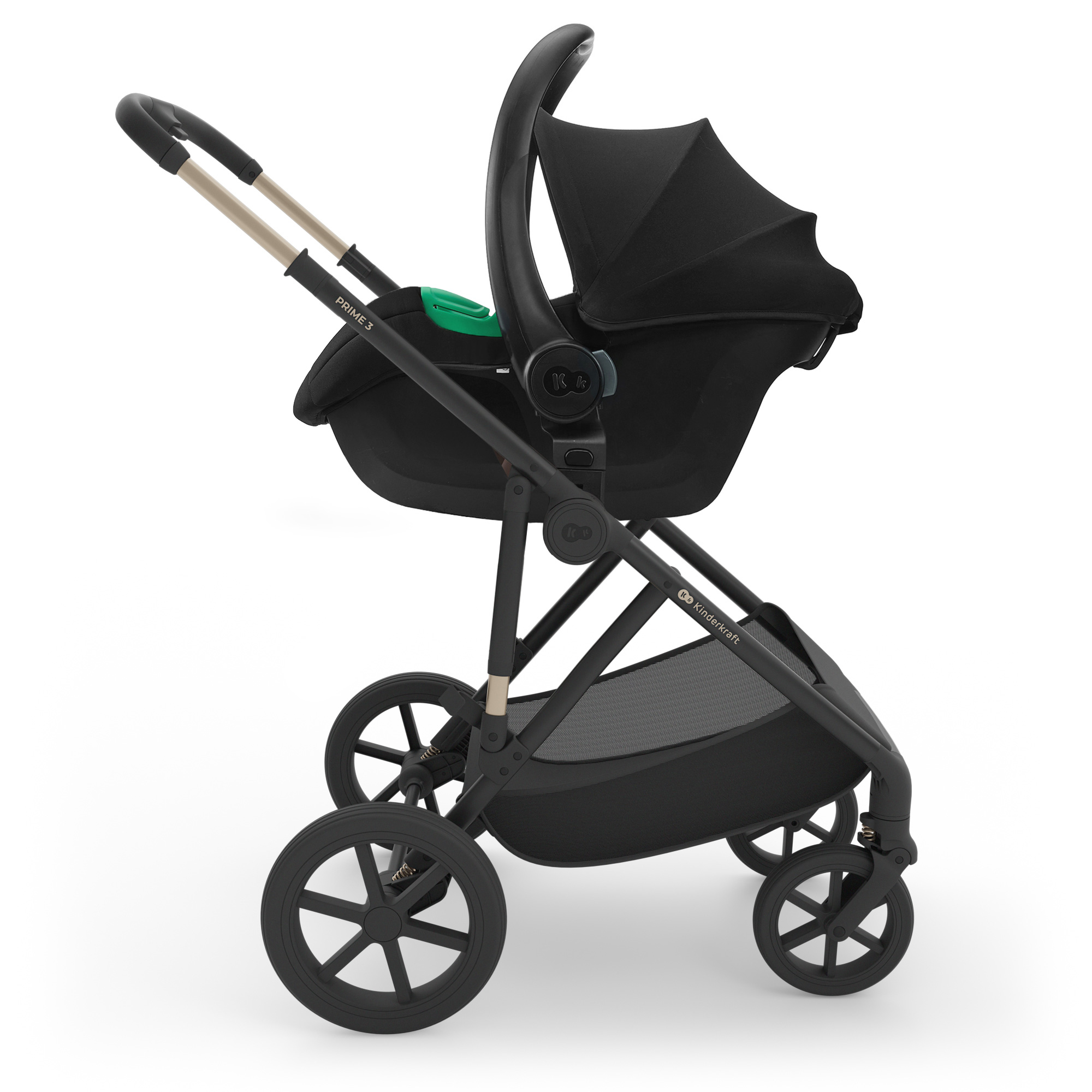 Schwarzer Kinderwagen mit Sitz und Sonnendach. Weiße Räder und goldene Stangen.