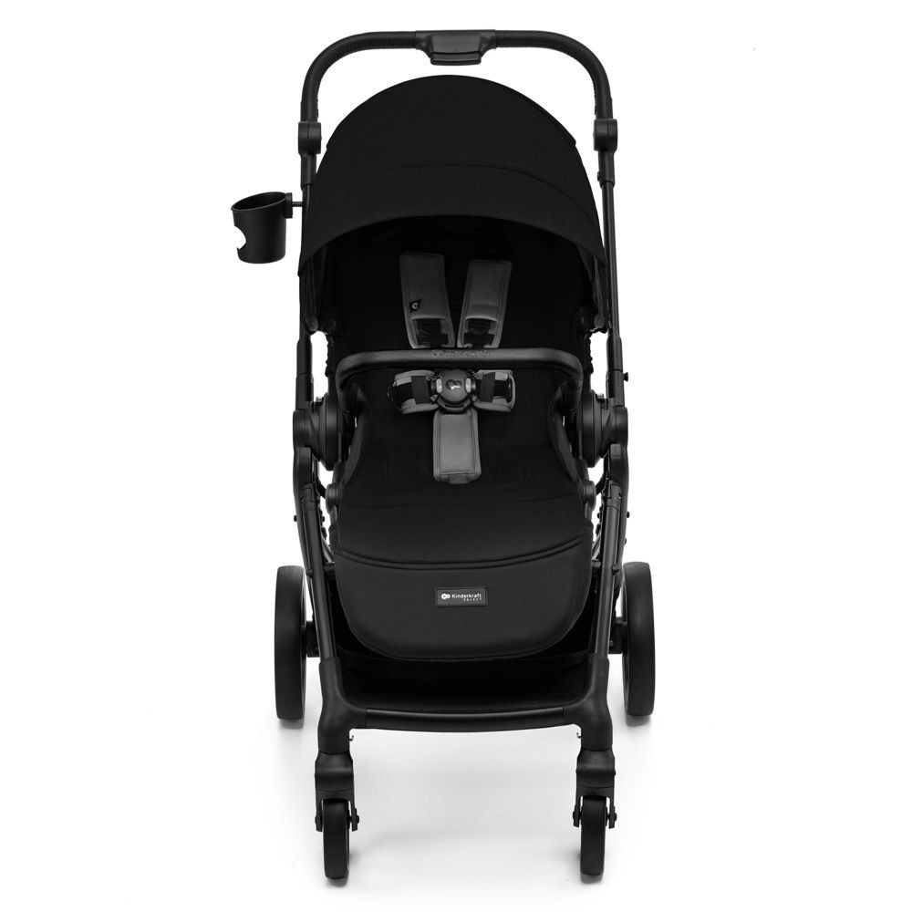 Ein schwarzer Kinderwagen mit verstellbarem Griff und Sitz.