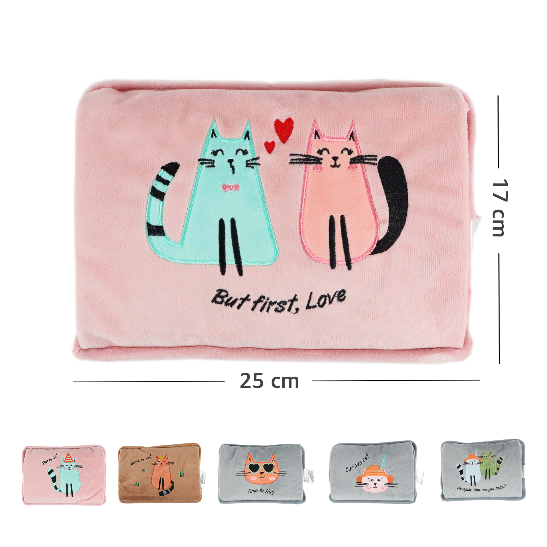 Nakışlı kediler ve kalplerin olduğu pembe yastık. Boyutları 25x17cm.