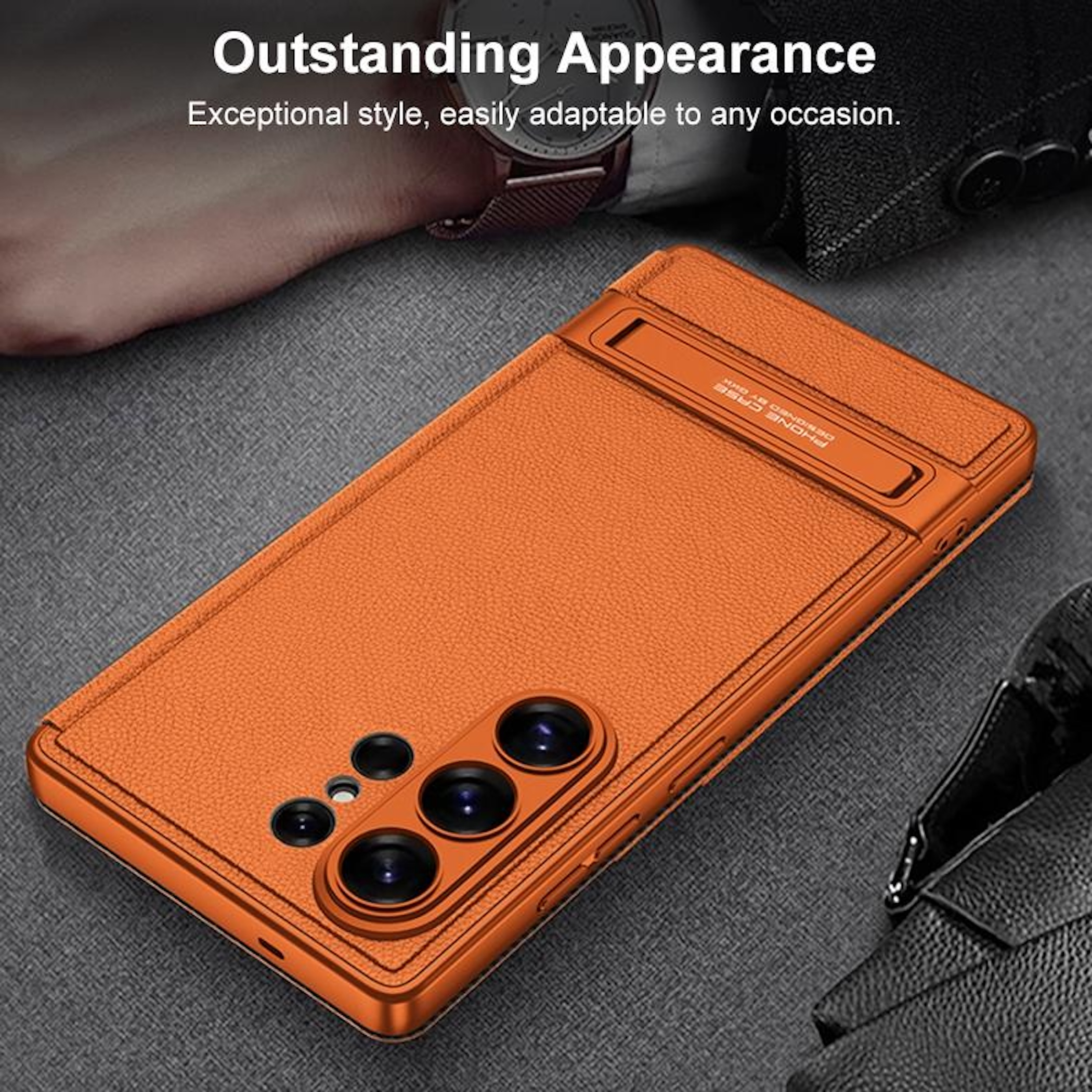 Orange Handyhülle mit drei Kameras auf grauem Hintergrund.