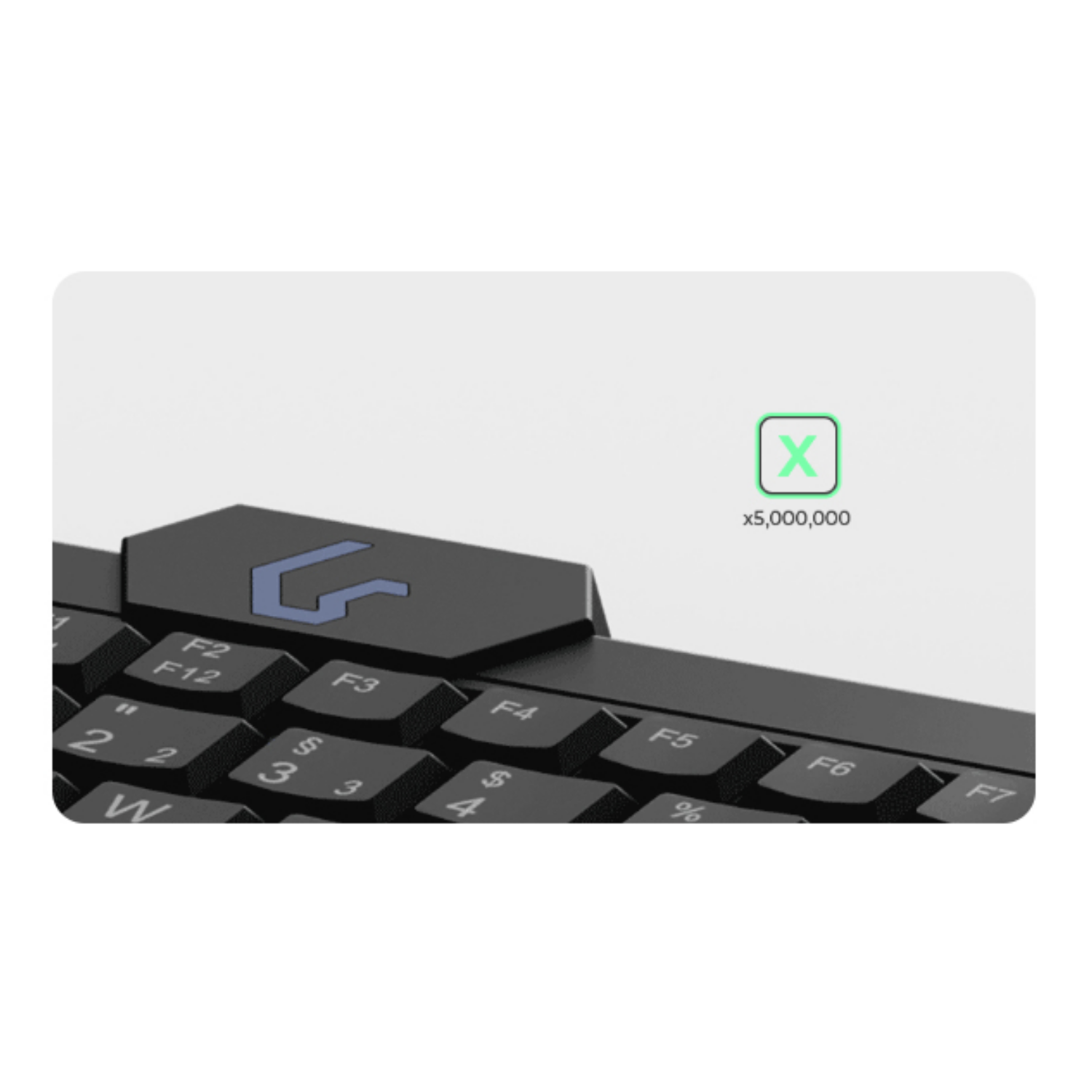 Primo piano di una tastiera nera con logo blu e icona X verde.