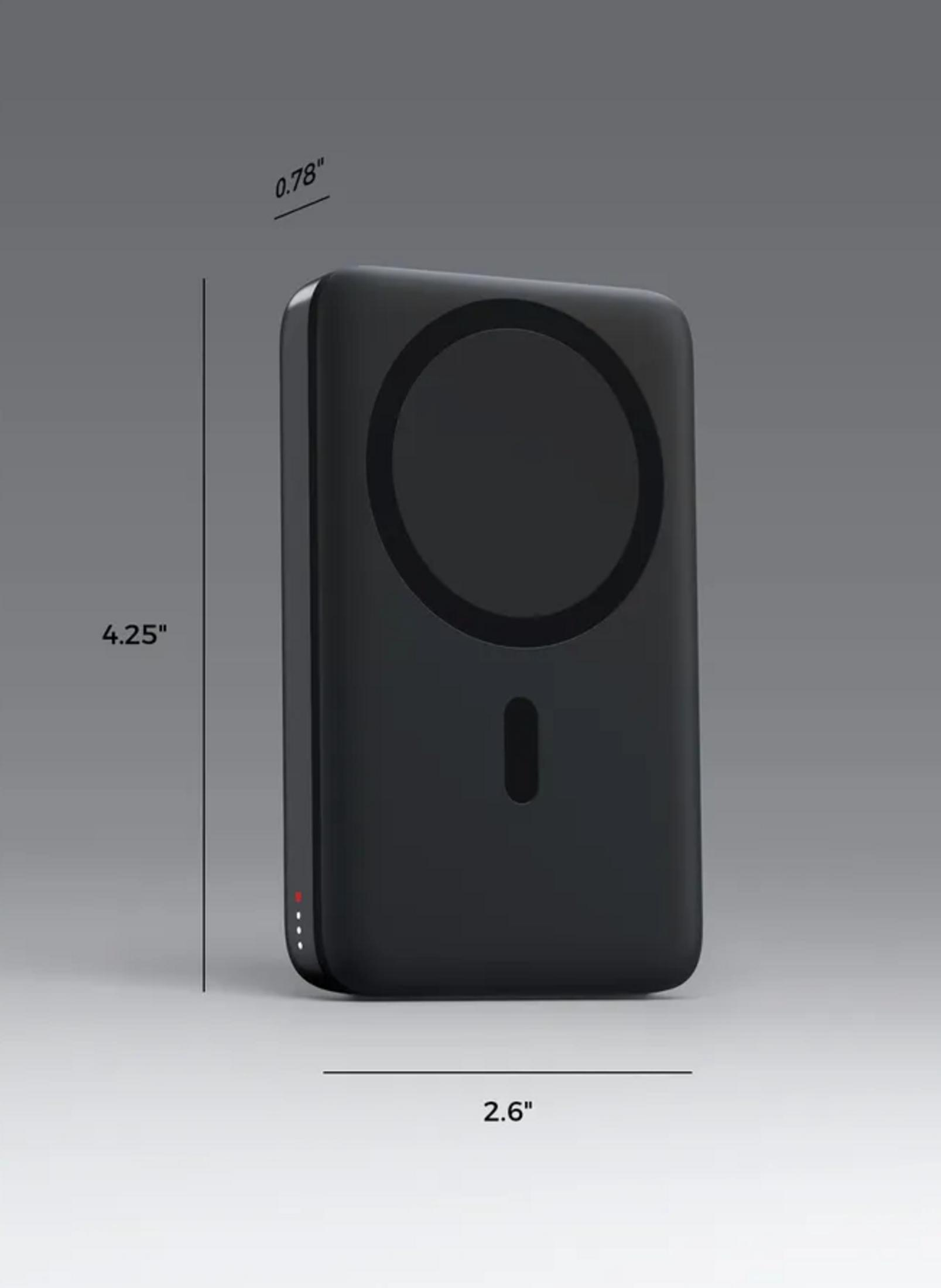 Chargeur MagSafe noir, 10,8 cm x 6,6 cm x 2 cm.
