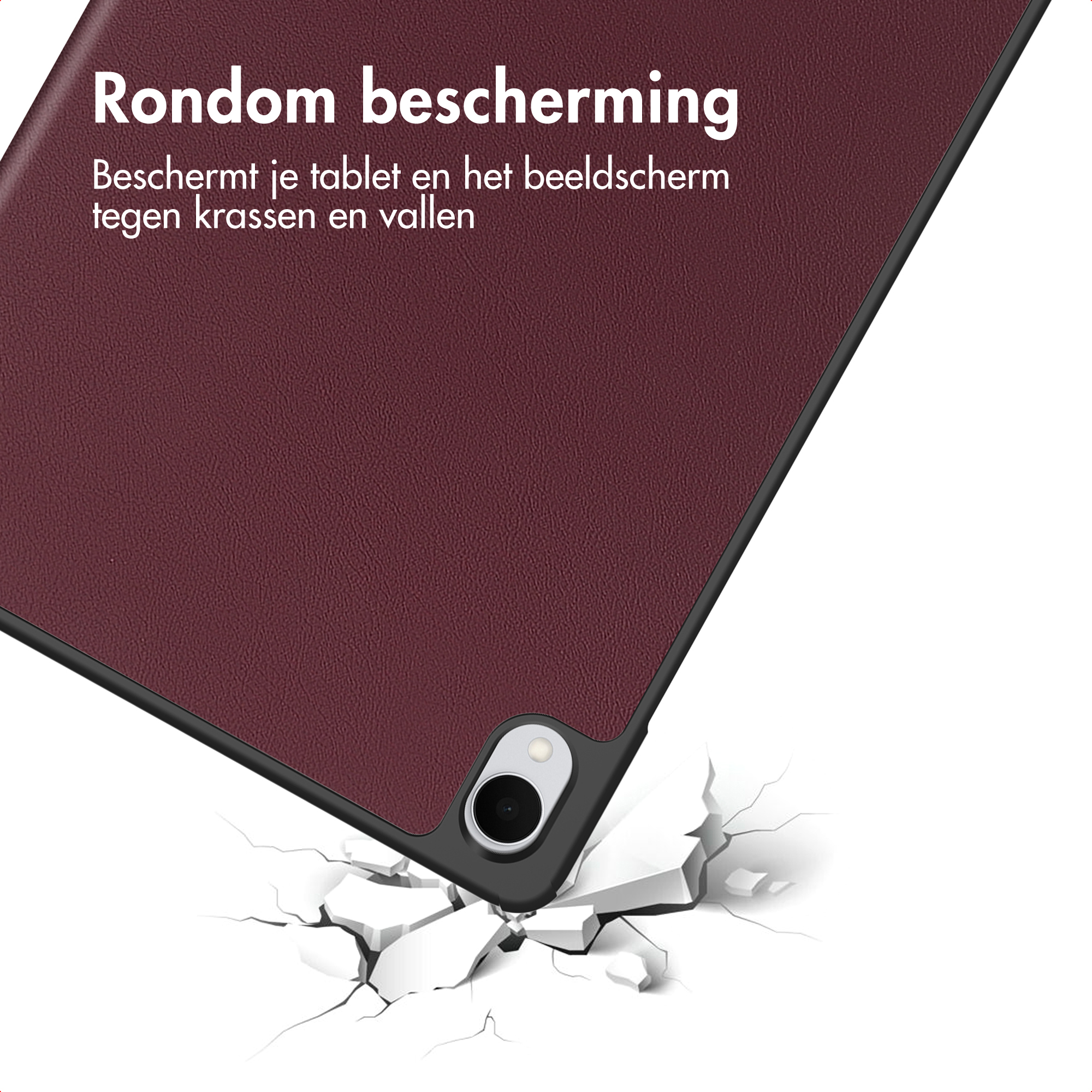 Rode hoes beschermt tablet tegen impact. Camera-uitsparing zichtbaar.