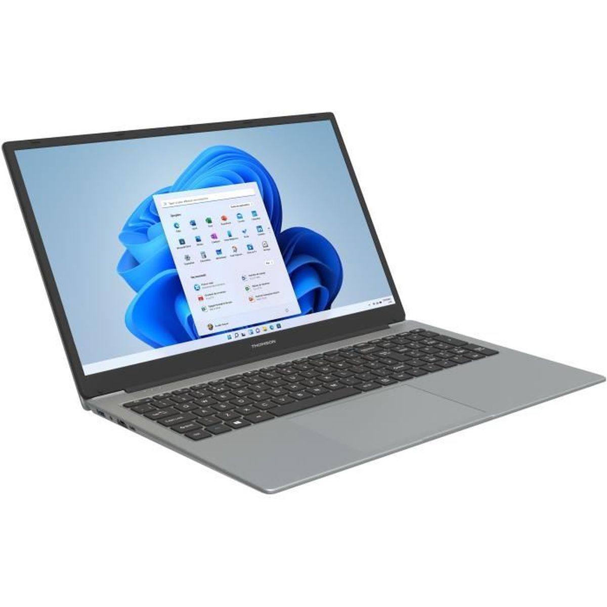 Un ordinateur portable argenté affiche Windows 11, sur fond blanc.