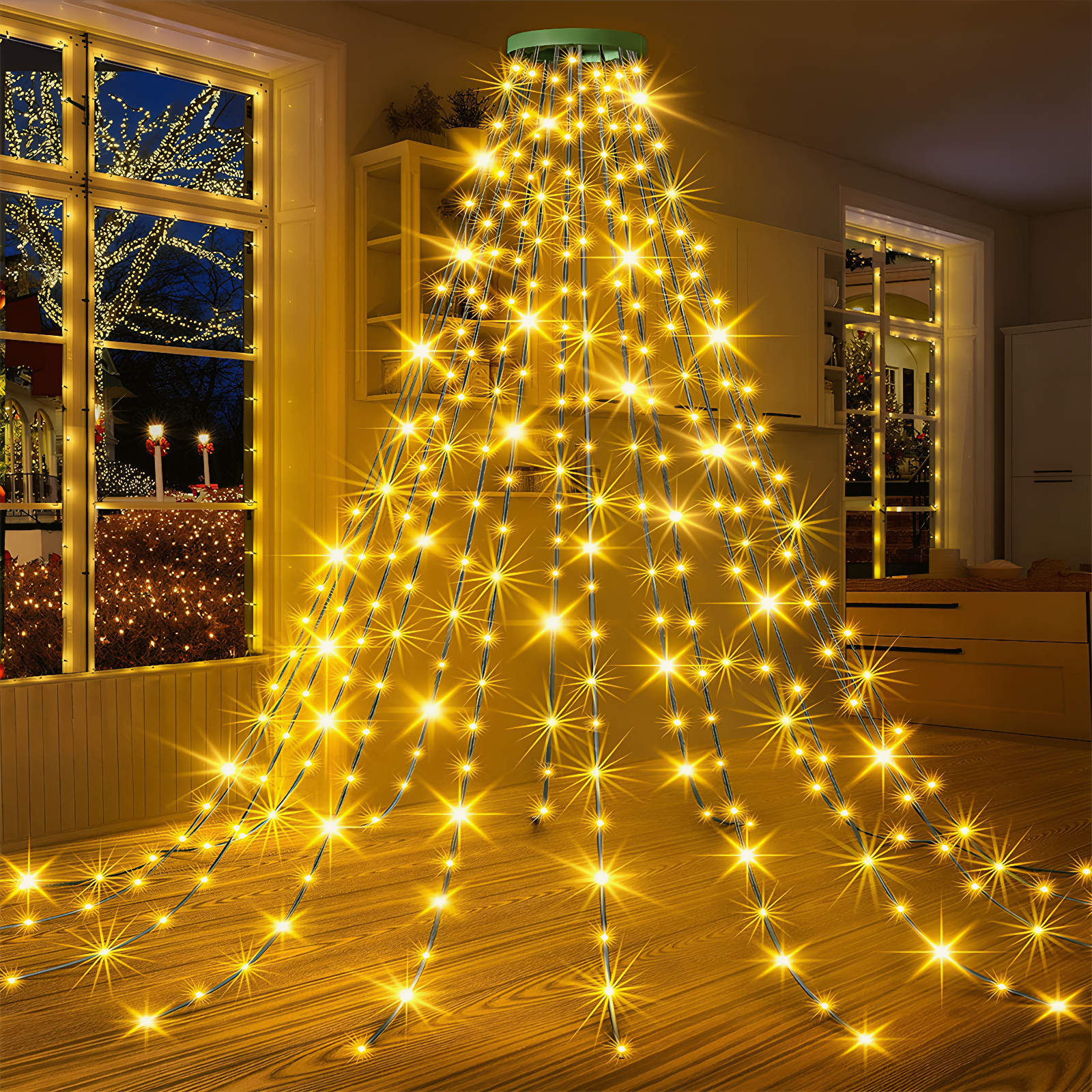 Ein Sternenlicht-Vorhang mit warmweißen LEDs hängt von einer Decke über einem Holzboden.