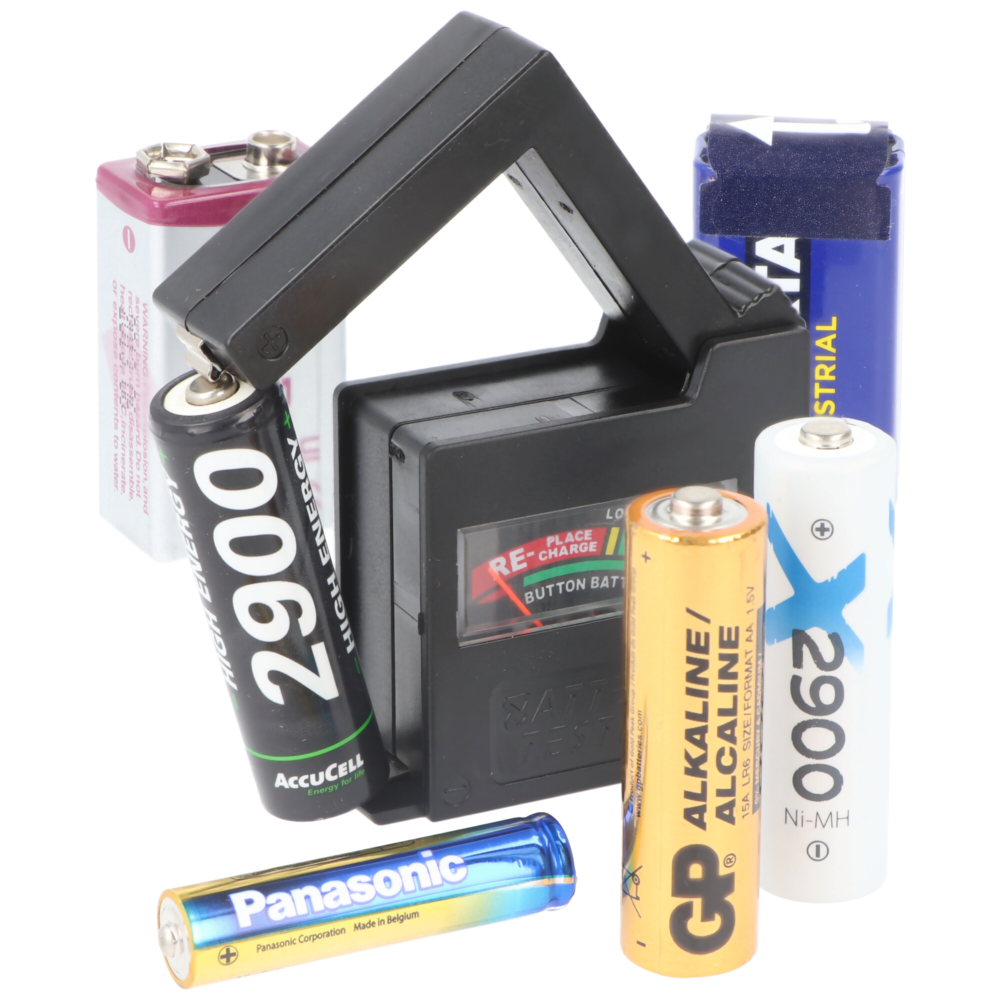 Batterietester mit verschiedenen Batterien: AA, AAA, 9V und Knopfzellen.