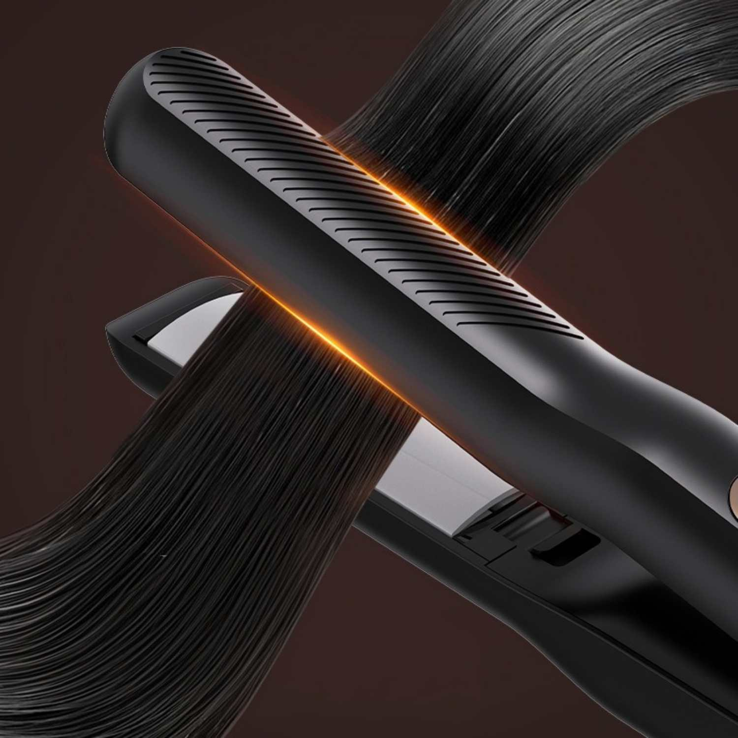 Schwarzer Haar glätter mit glänzendem schwarzem Haar und einem orangefarbenen Glühen.