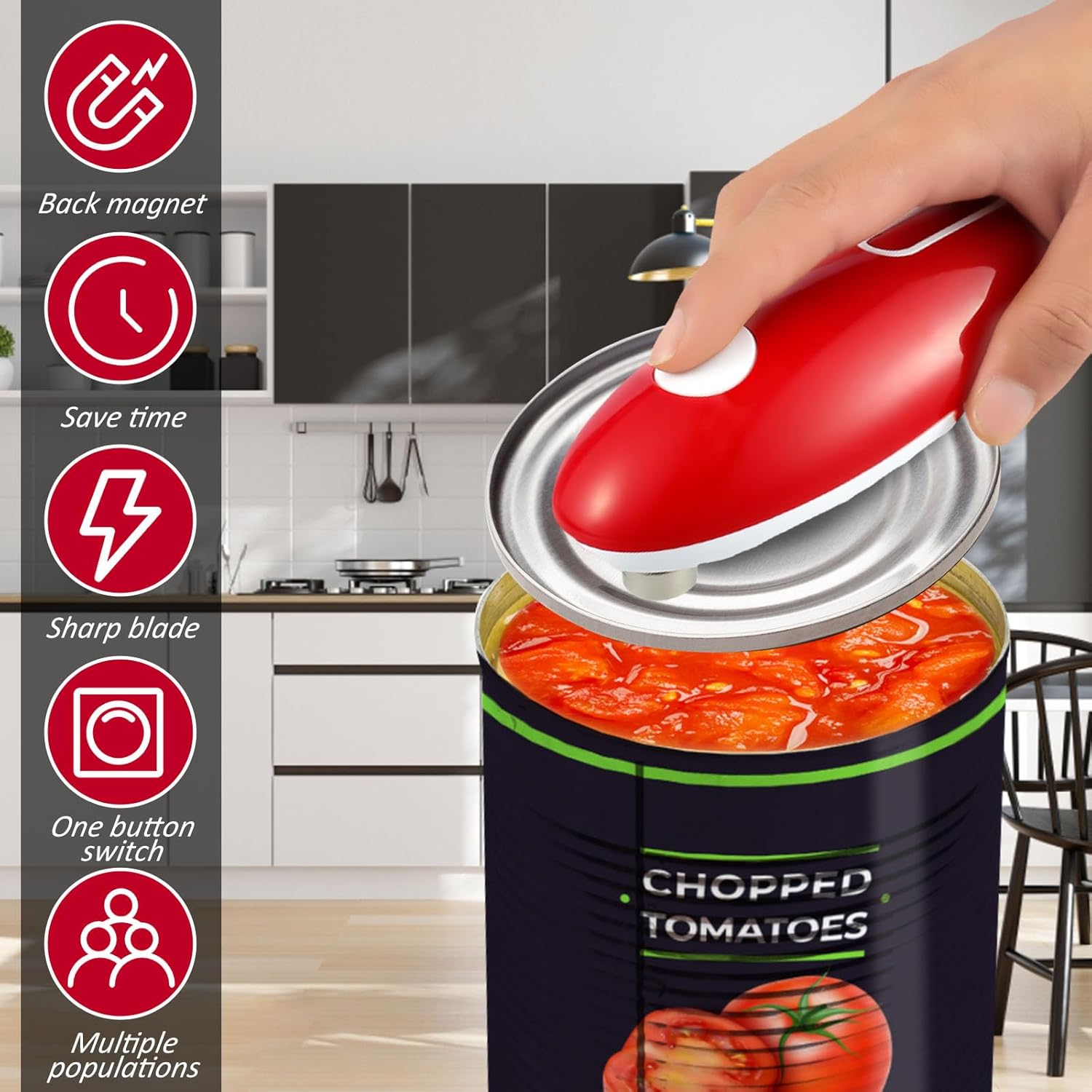 Ein roter elektrischer Dosenöffner öffnet eine Dose gehackte Tomaten in einer Küche.