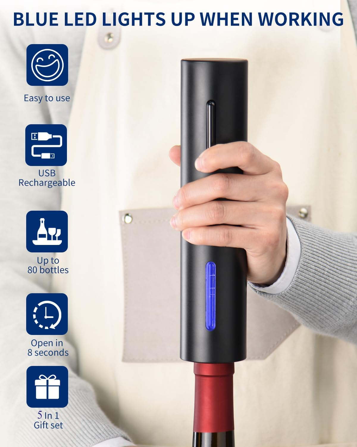 Eine Hand benutzt einen schwarzen elektrischen Weinkorkenzieher mit blauer LED-Anzeige.