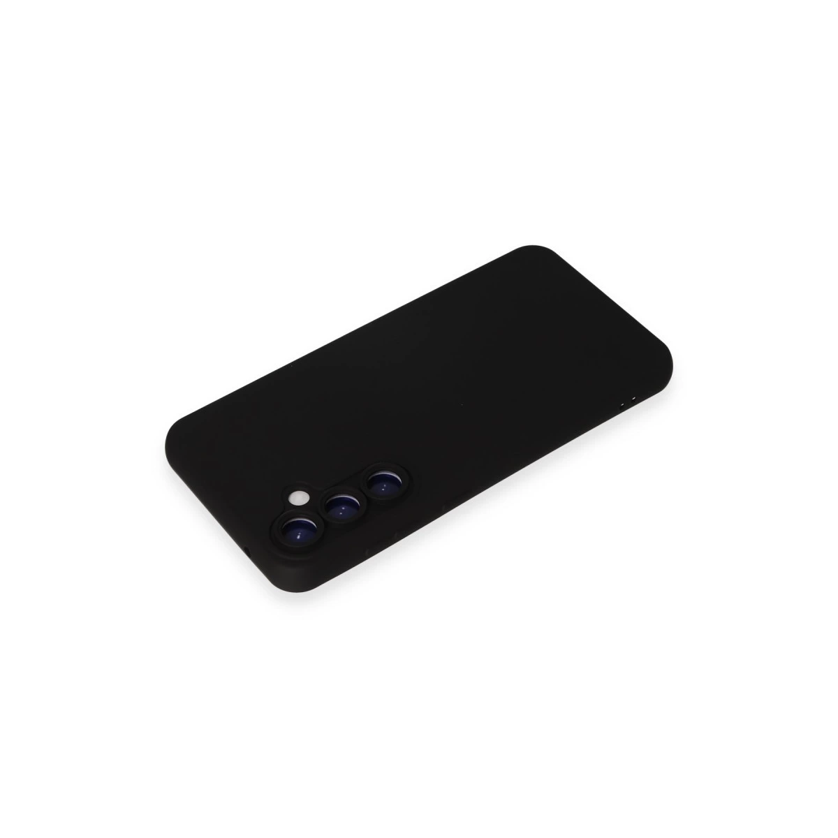 Üç kamera lensi ve flaşlı siyah telefon kılıfı.