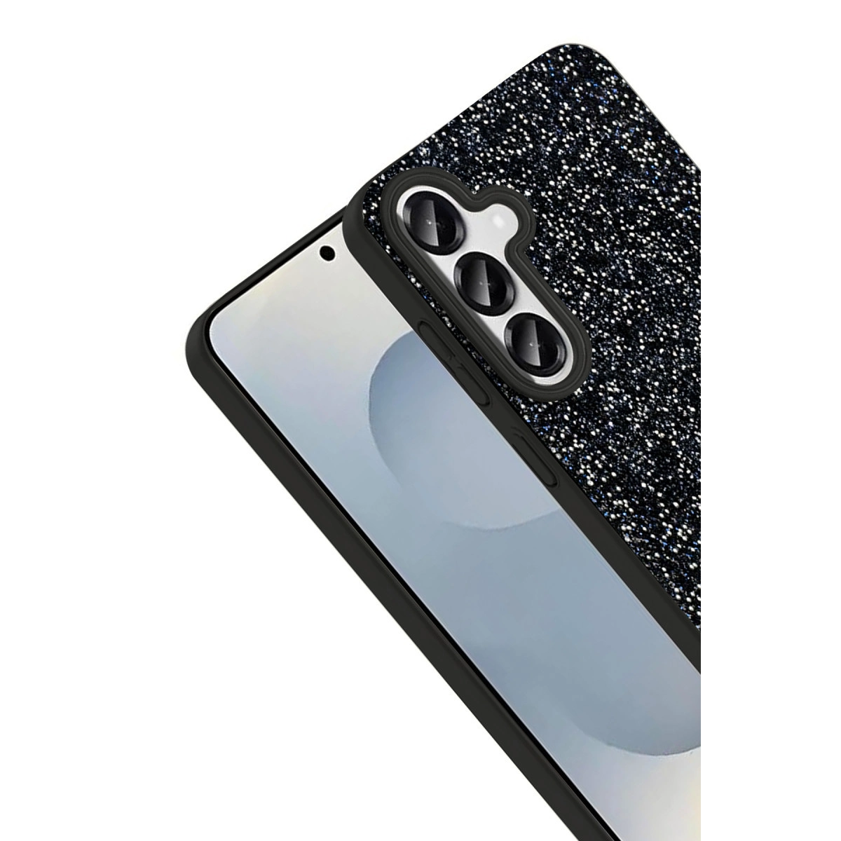 Beyaz arka plan üzerinde kameralı parlak siyah telefon kılıfı.