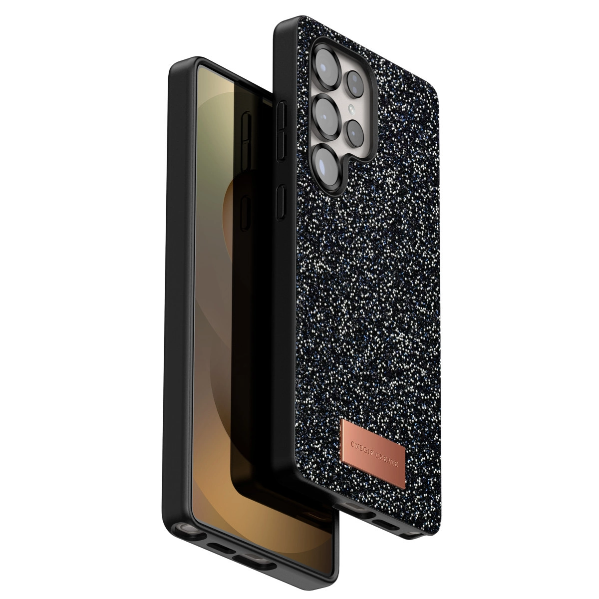 Telefonda kamera kesimli, siyah simli telefon kılıfı.