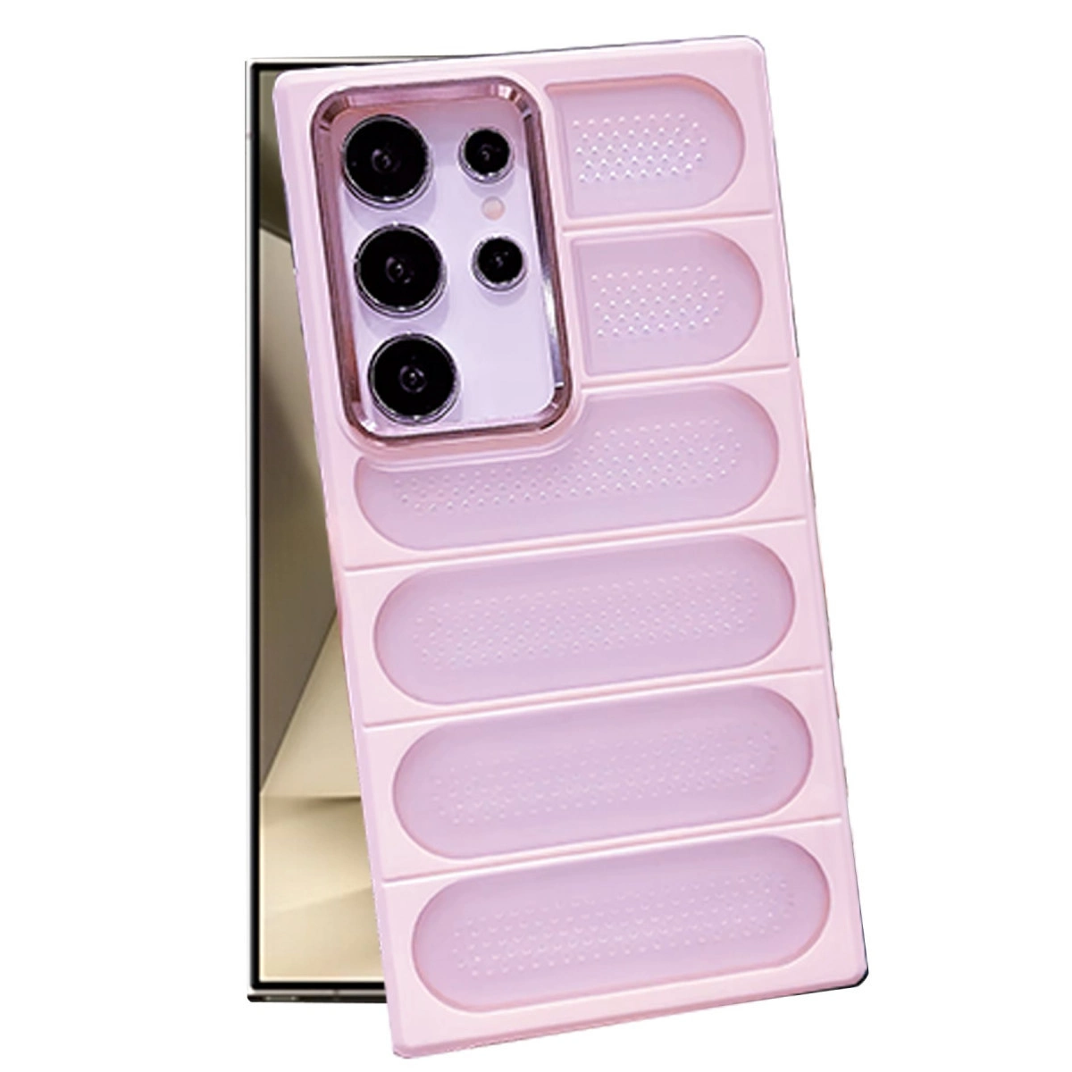 Kamera kesimli ve nervürlü dokulu açık pembe telefon kılıfı.