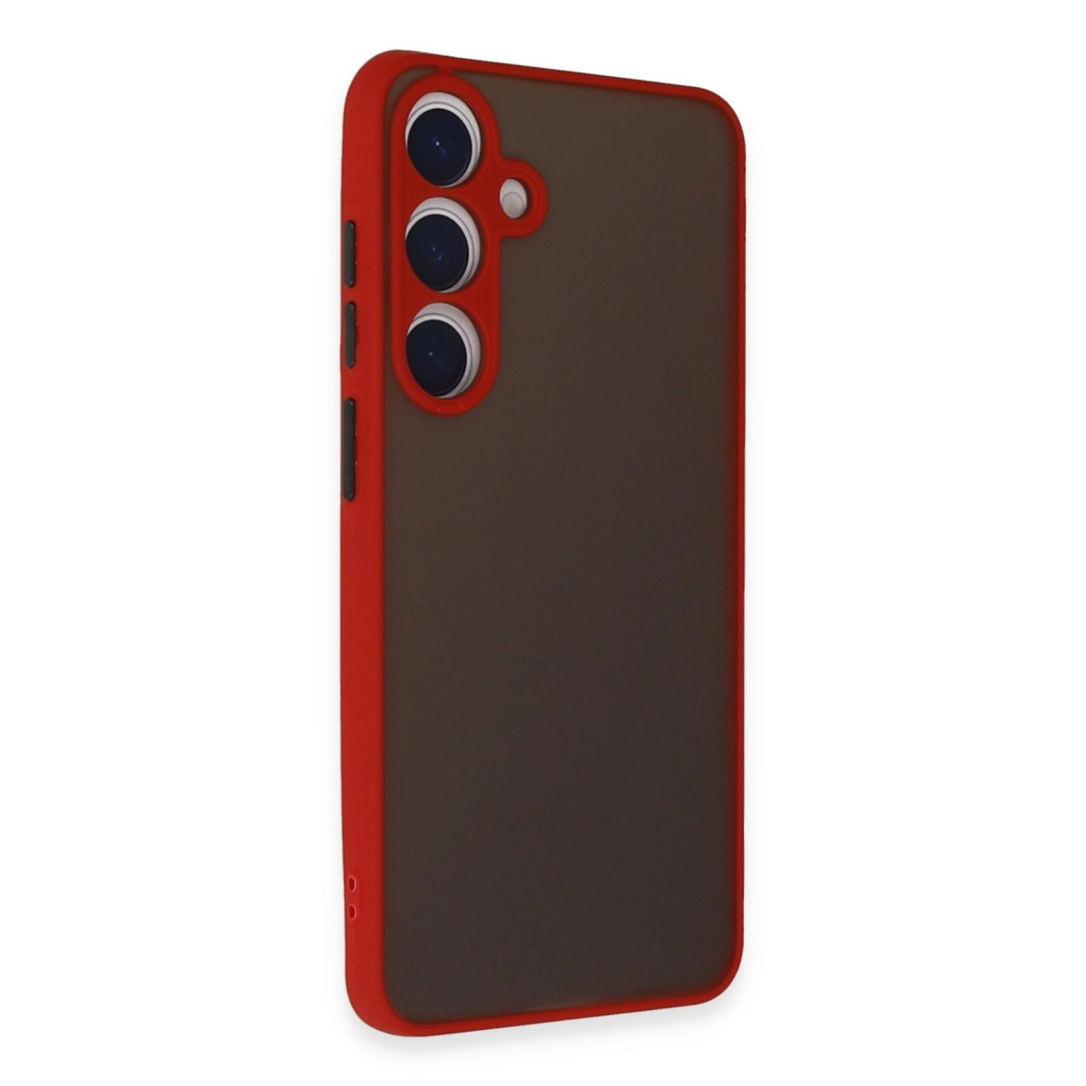 Koyu arka ve üç kamera lensli kırmızı telefon kılıfı.