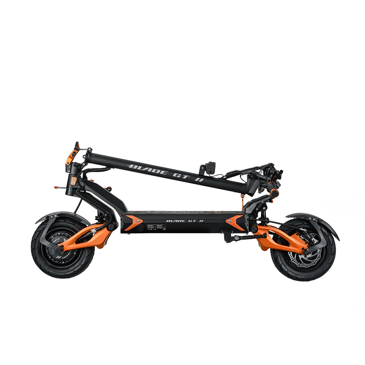 Czarno-pomarańczowa hulajnoga elektryczna z napisem "BLADE GT II".