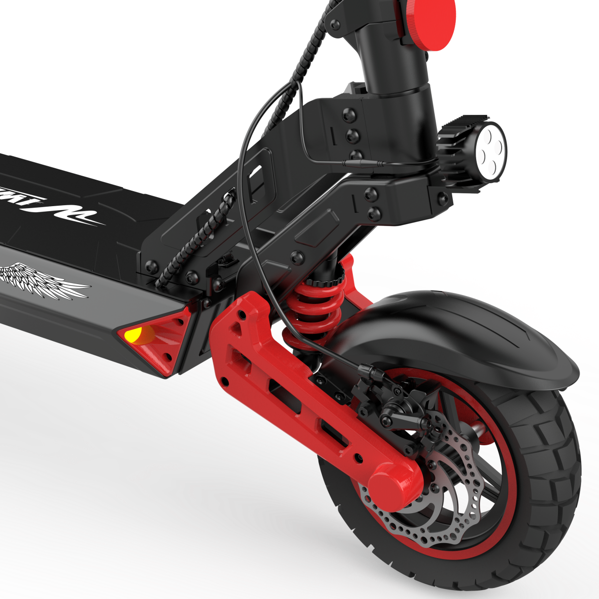 Czarna hulajnoga elektryczna z czerwonymi akcentami, amortyzacją i reflektorem.