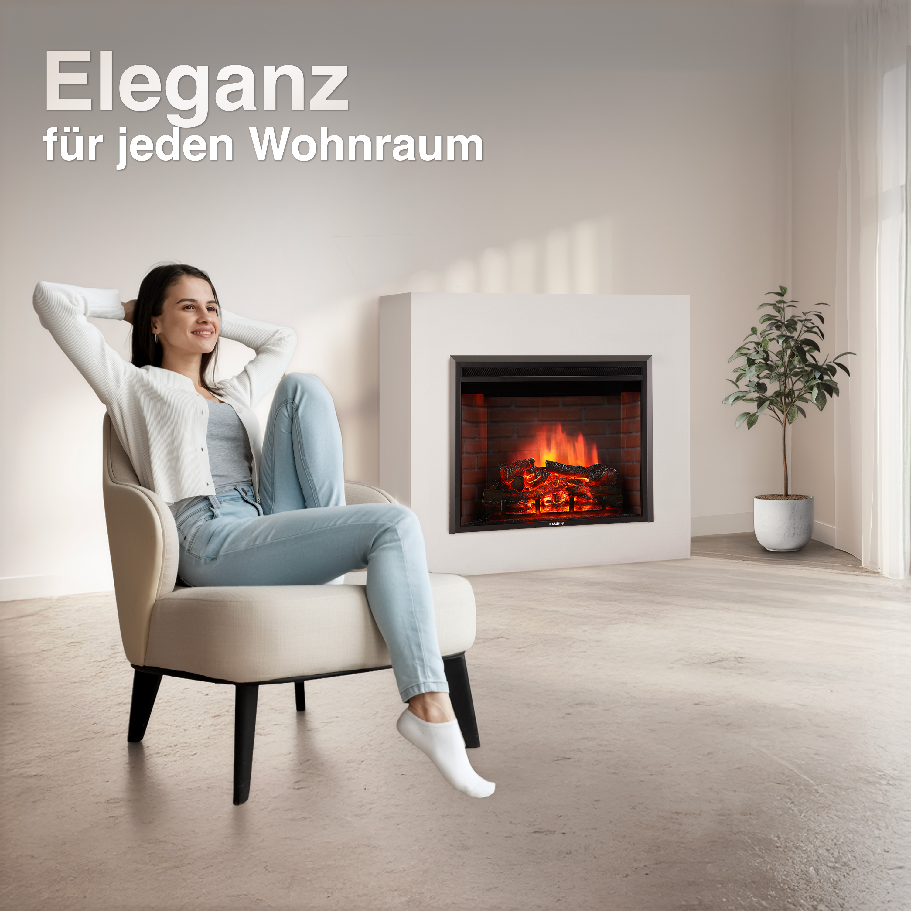 Frau entspannt sich vor einem Kaminfeuer.