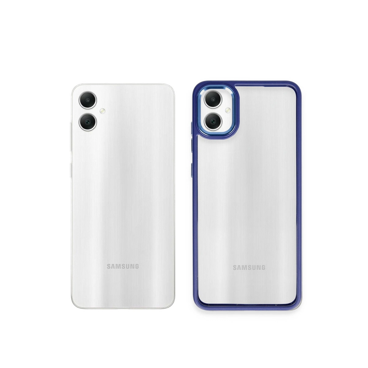 Yan yana duran iki beyaz Samsung telefon, biri mavi kılıflı.