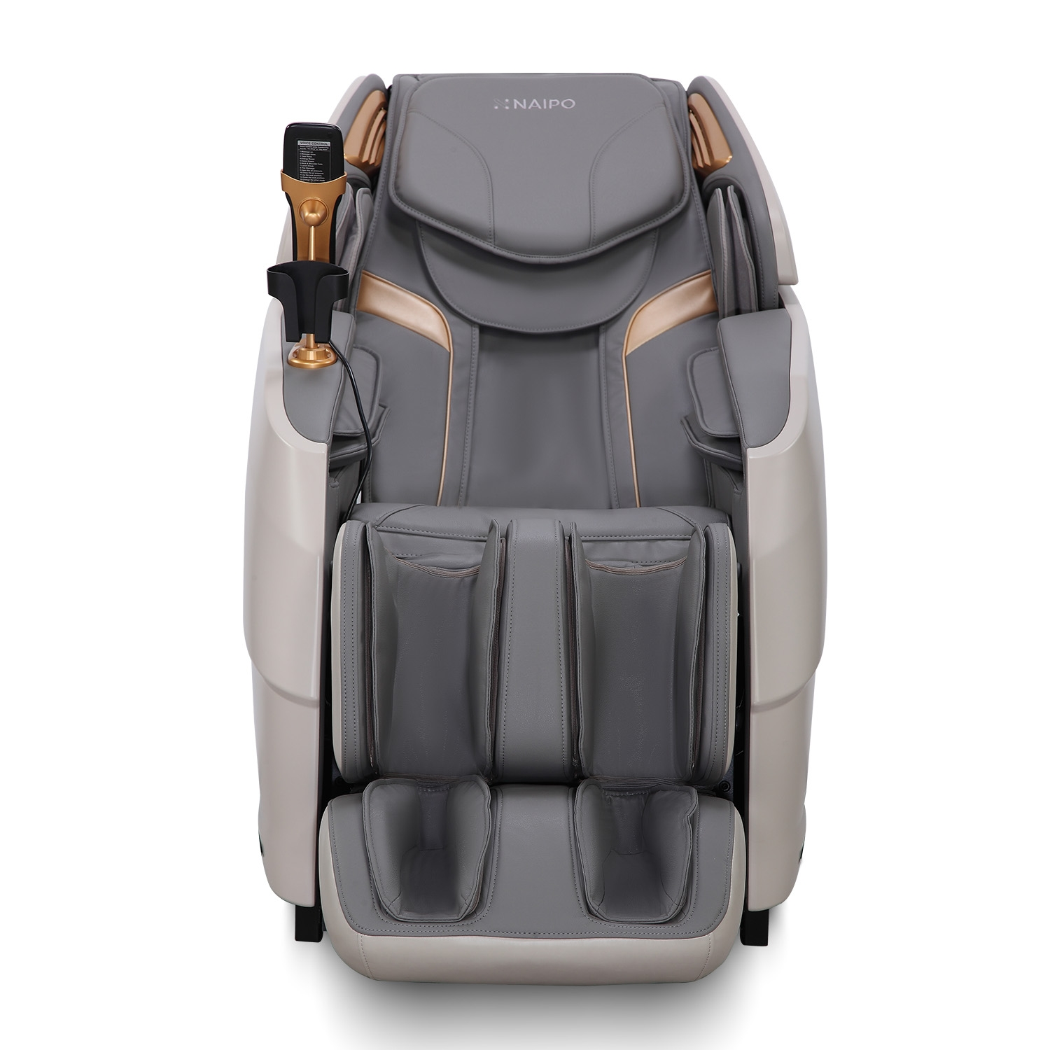 Grauer Massagesessel mit Fernbedienung und Getränkehalter, goldene Akzente.