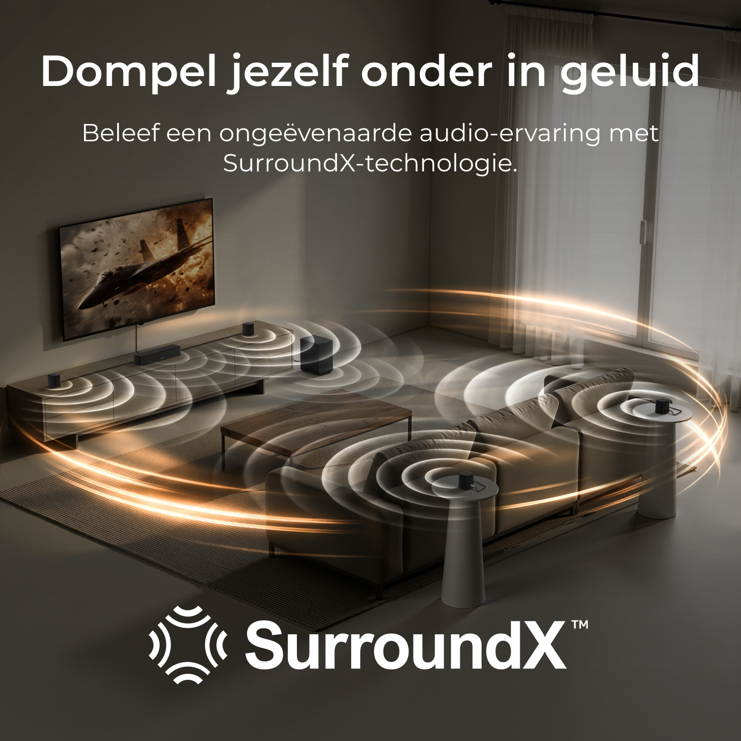 Un salon avec TV, canapé et enceintes émettant des ondes sonores.