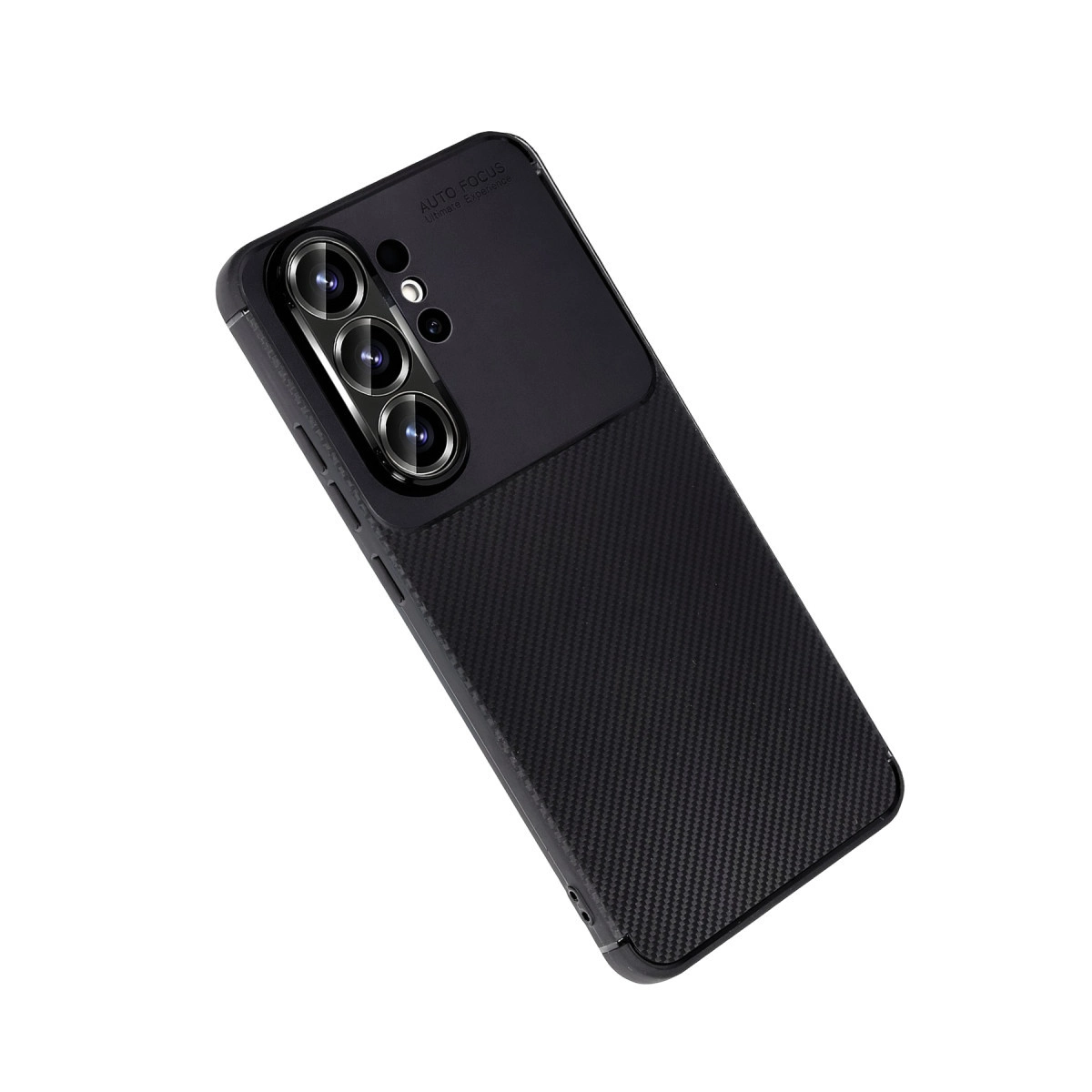 Karbon desenli, üç kameralı siyah telefon kılıfı.