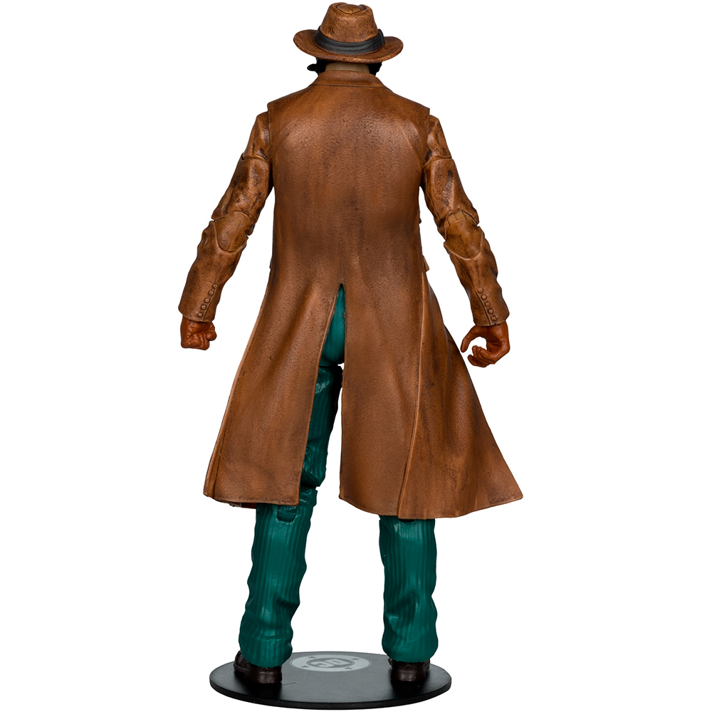 Una figura con cappotto marrone e pantaloni verdi, con cappello.
