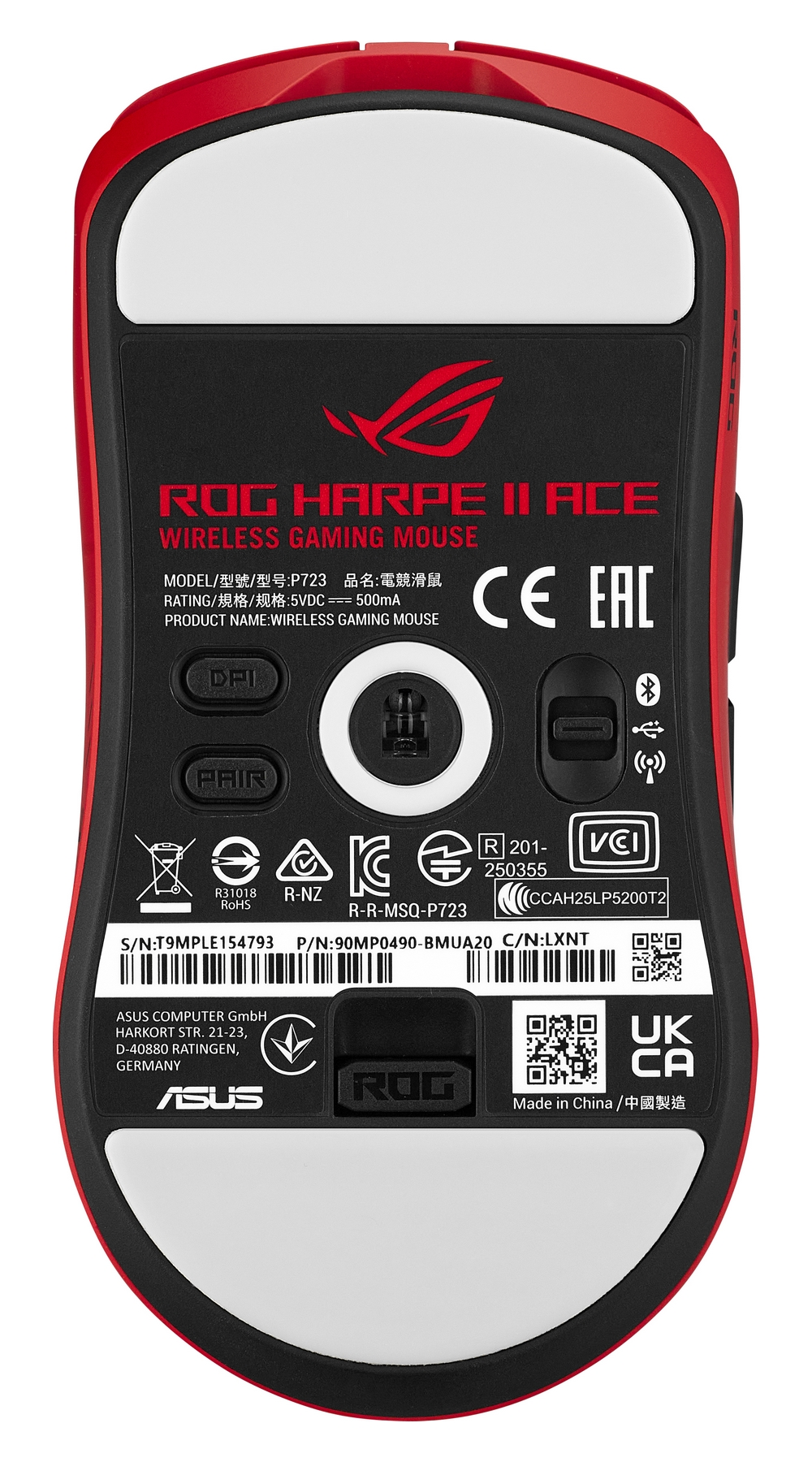 Parte inferiore di un mouse gaming ROG Harpe II Ace rosso e nero con marchi CE/EAC.