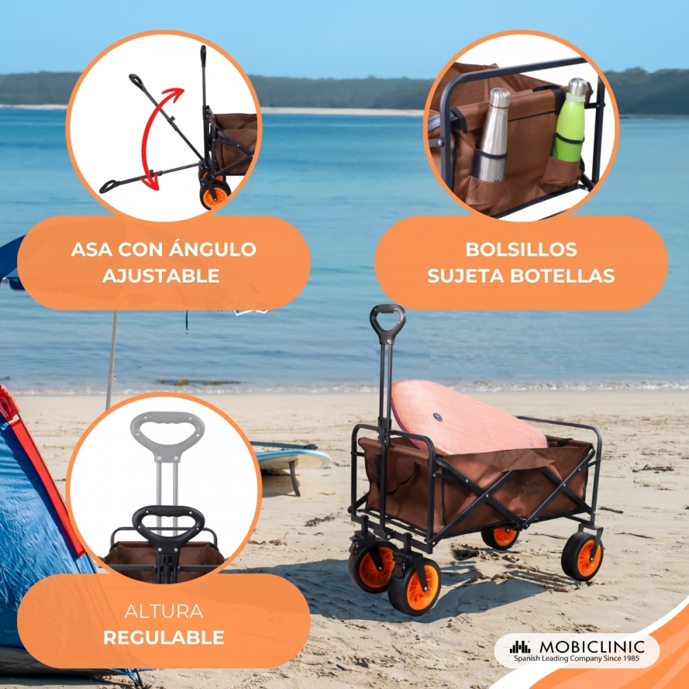 Carro de playa marrón con asa ajustable y portabotellas en la playa.