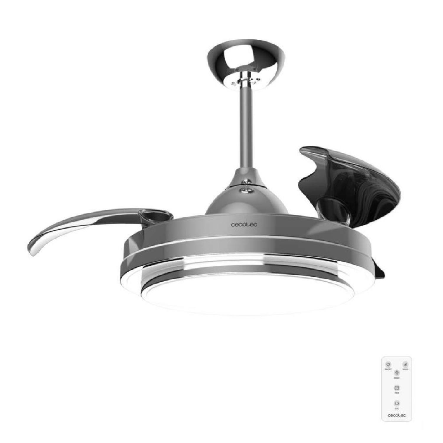 Ventilatore da soffitto moderno con luce e telecomando, finitura cromata.