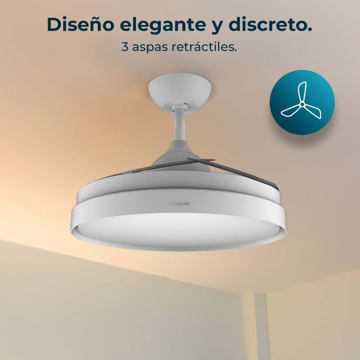 Moderno ventilatore da soffitto bianco con pale retrattili e luce.