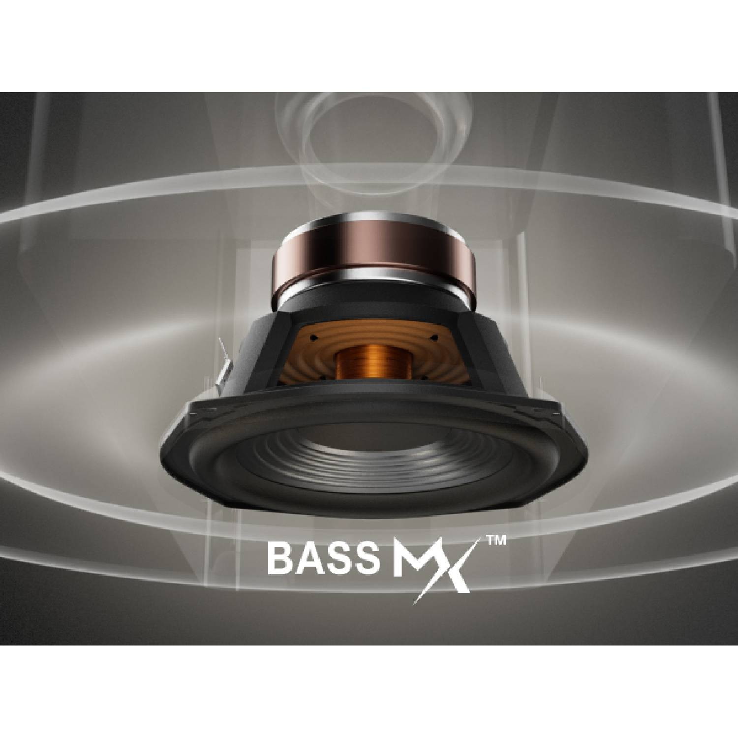 Un haut-parleur de basses avec bobine en cuivre dans un boîtier transparent.
