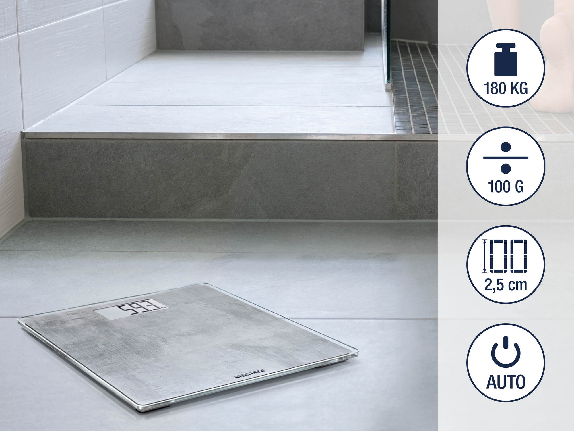 Cyfrowa szklana waga łazienkowa na płytkach. Ikony: 180kg, 100g, 2,5cm, auto.