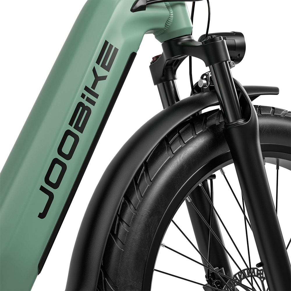 Un cuadro de e-bike verde menta con letras negras y rueda delantera negra.