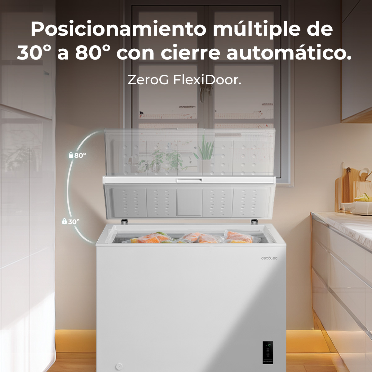 Un congelador horizontal blanco con la puerta abierta, mostrando el contenido.