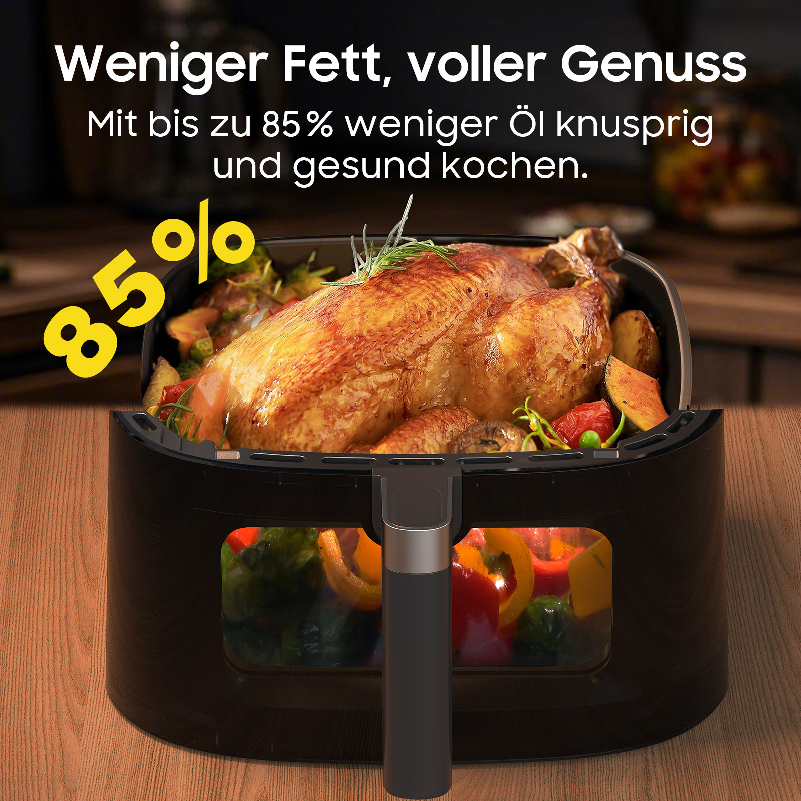 Ein Brathähnchen mit Gemüse in einem schwarzen Airfryer mit 85% Fettreduktion.
