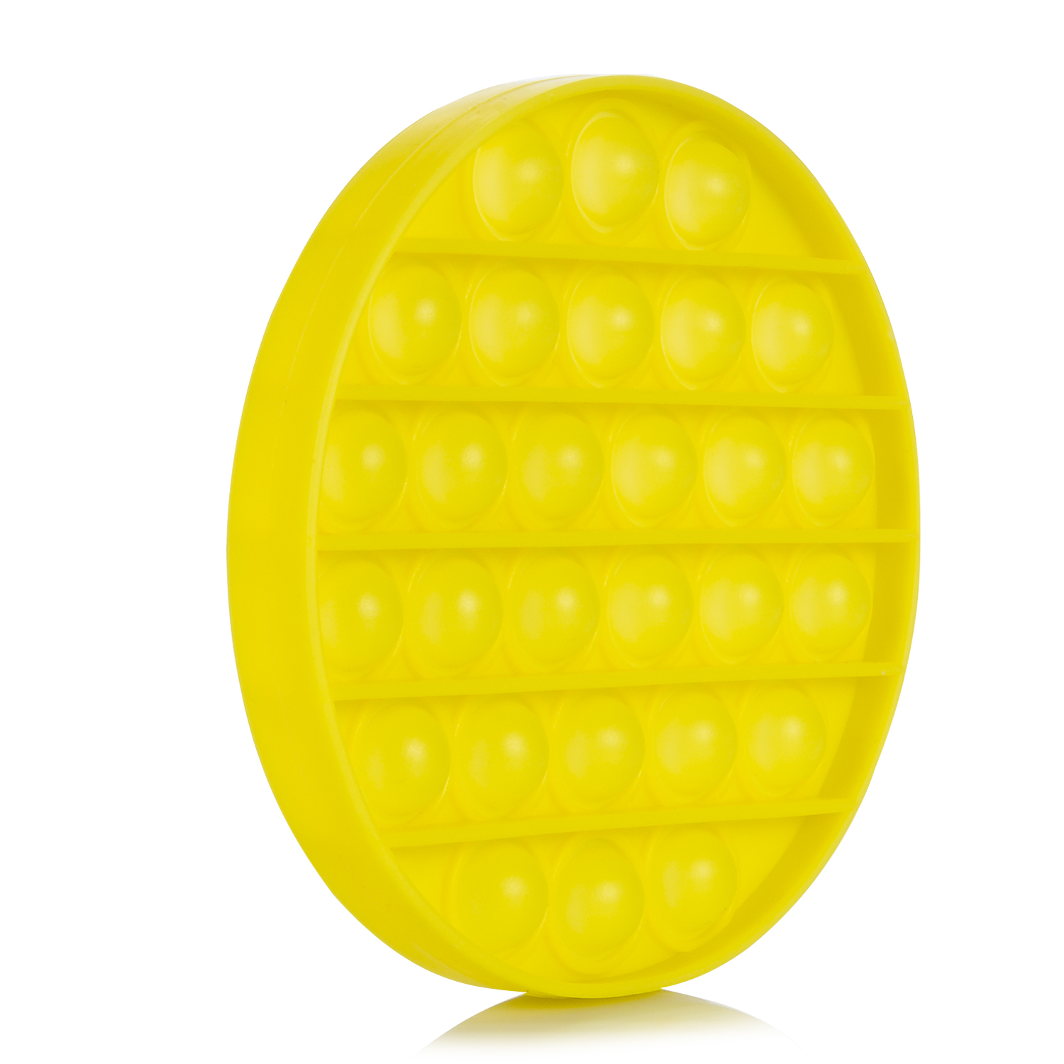 Un juguete Pop-It redondo y amarillo con muchas burbujas sobre fondo blanco.