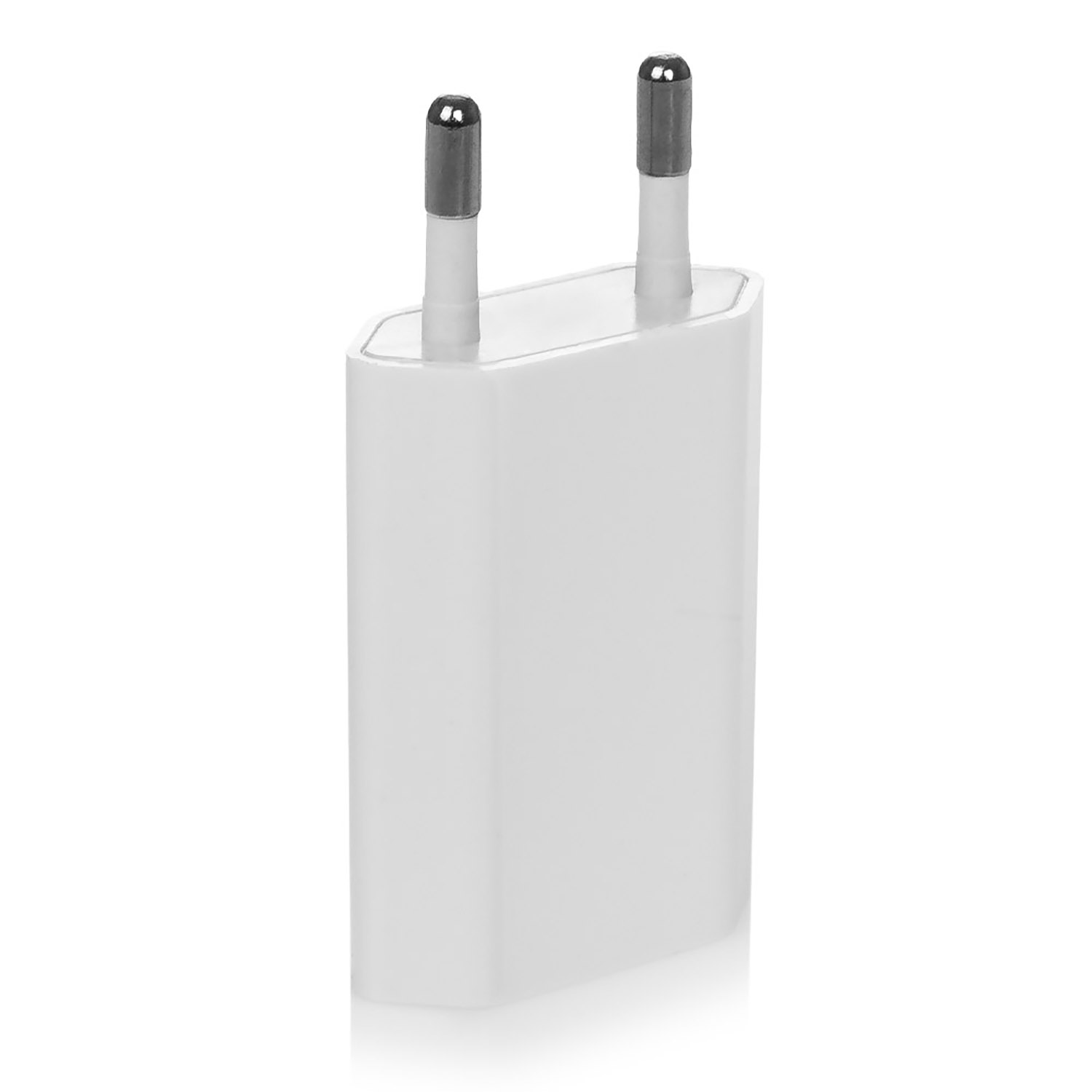 Un adaptador de enchufe blanco con dos clavijas metálicas grises.