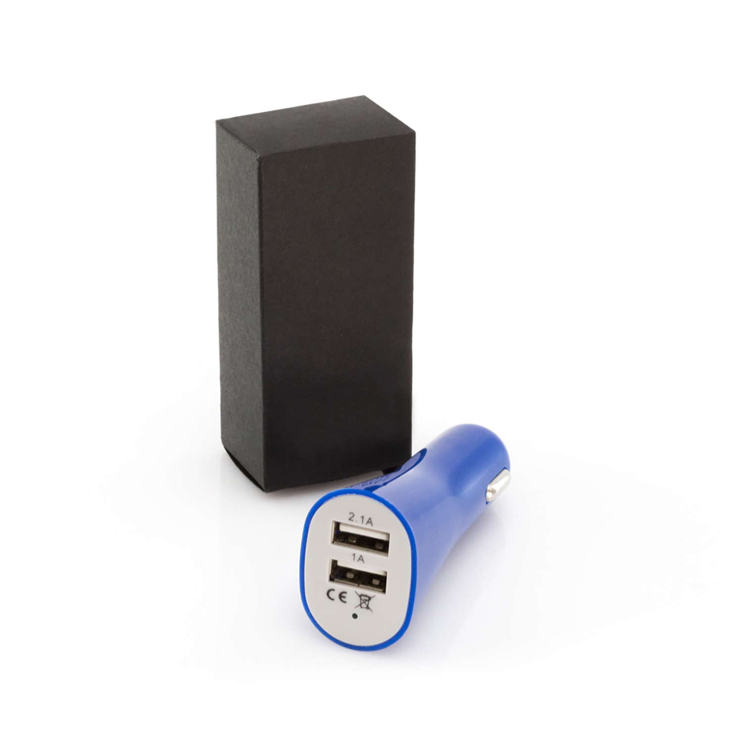 Un adattatore caricabatterie USB doppio per auto blu con scatola nera su sfondo bianco.