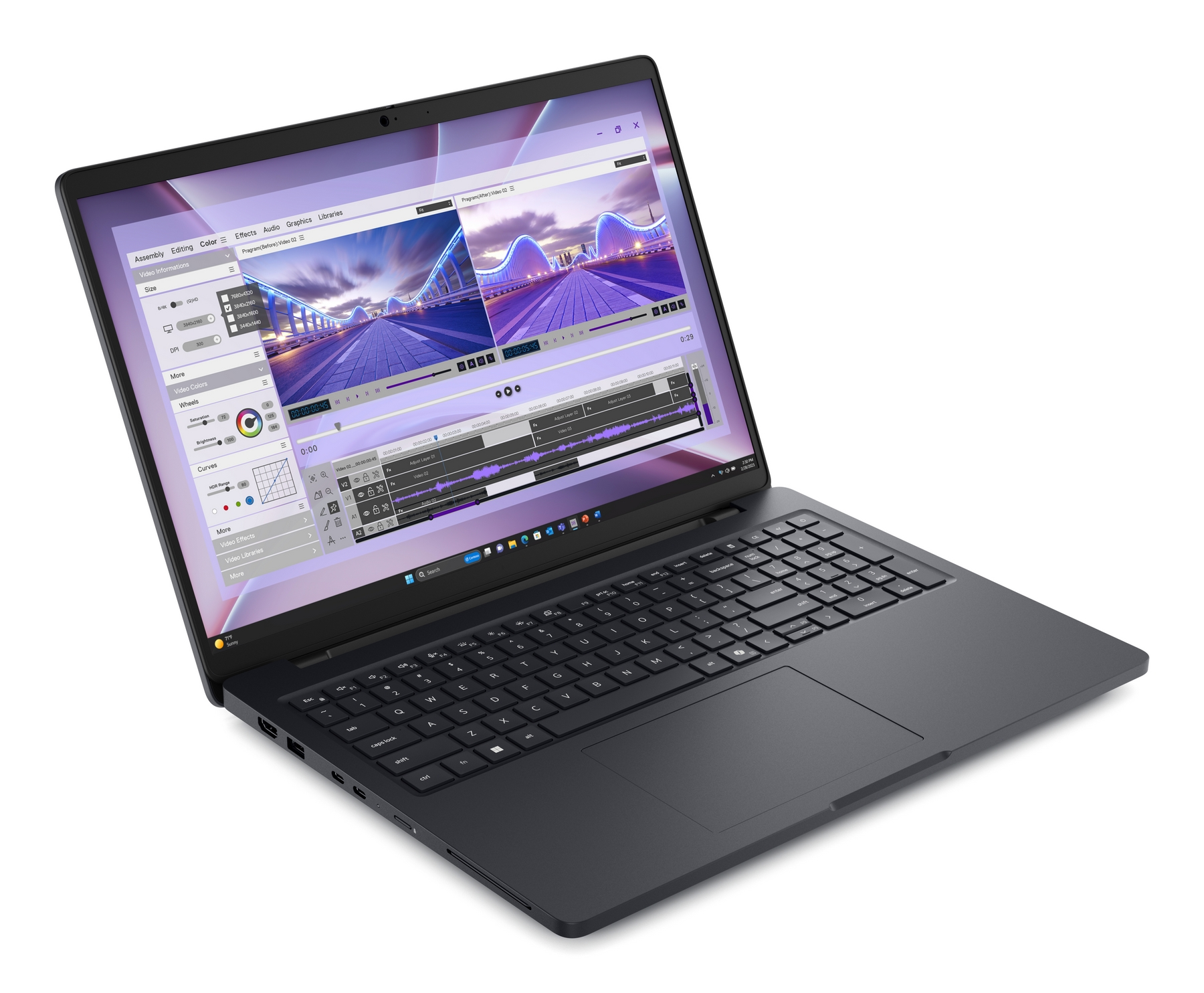 Un laptop scuro mostra software di editing video. Lo schermo mostra un ponte.