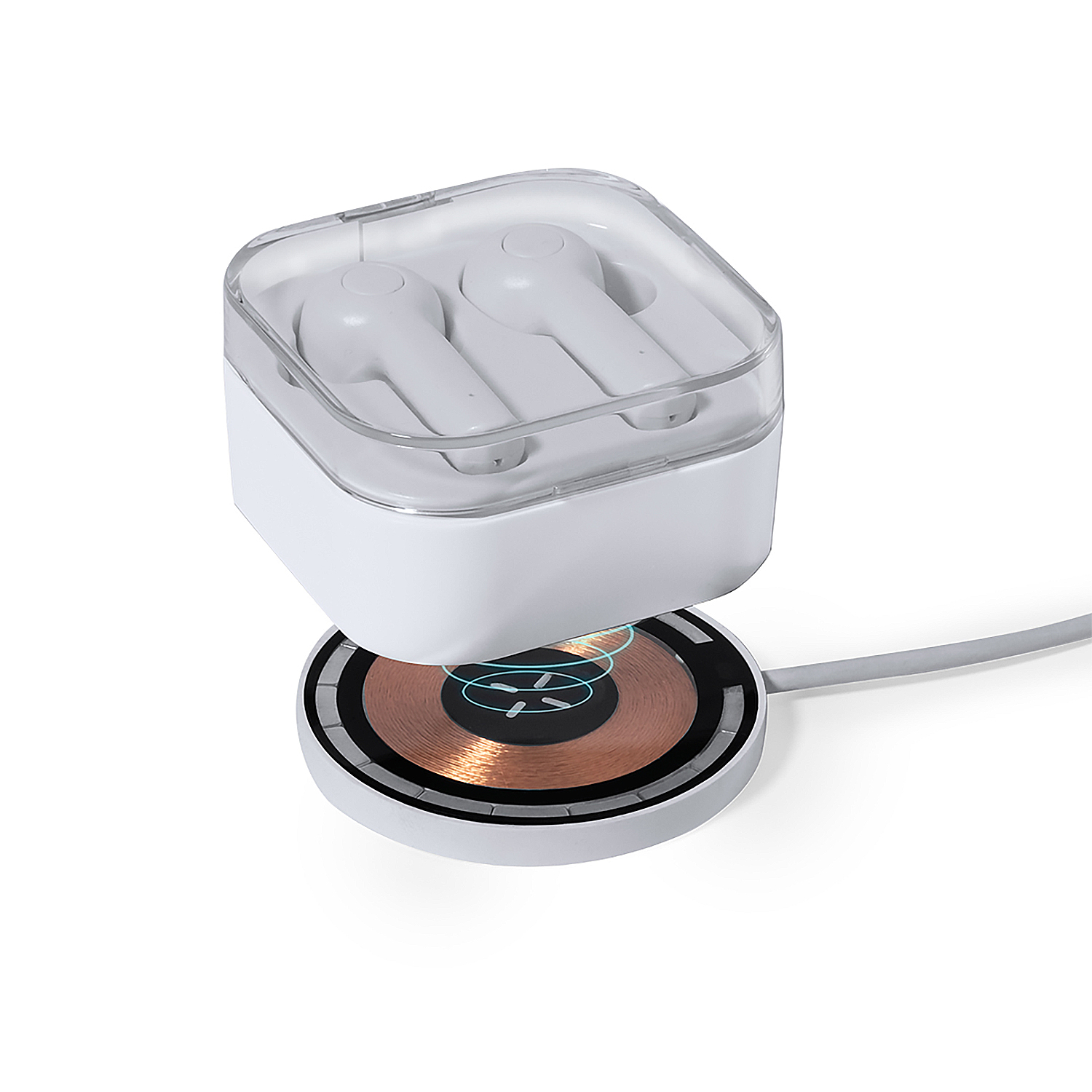 Auriculares blancos en estuche transparente sobre base de carga inalámbrica con bobinas de cobre.