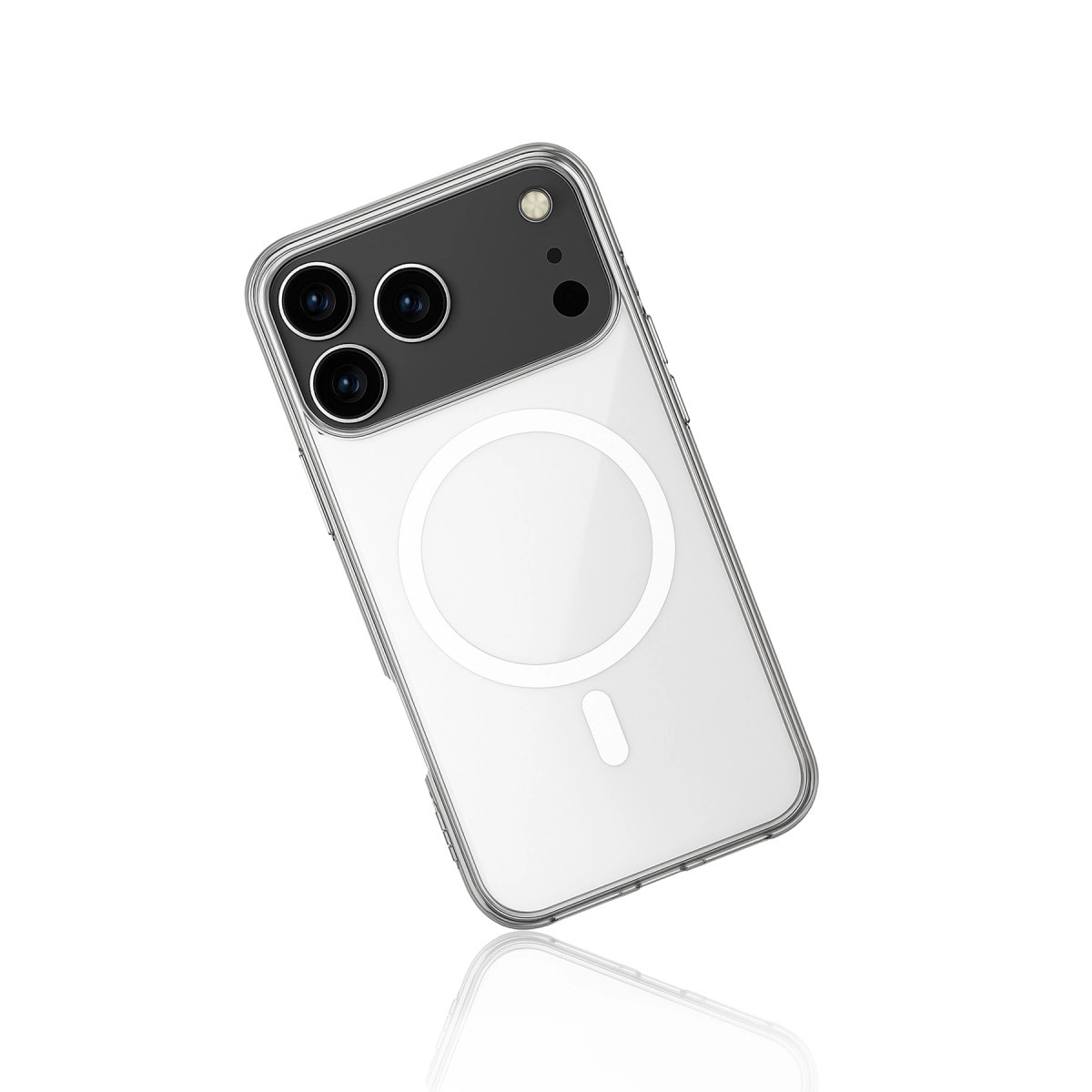 Beyaz arka plan üzerinde üç kamera ve MagSafe halkası bulunan şeffaf telefon kılıfı.