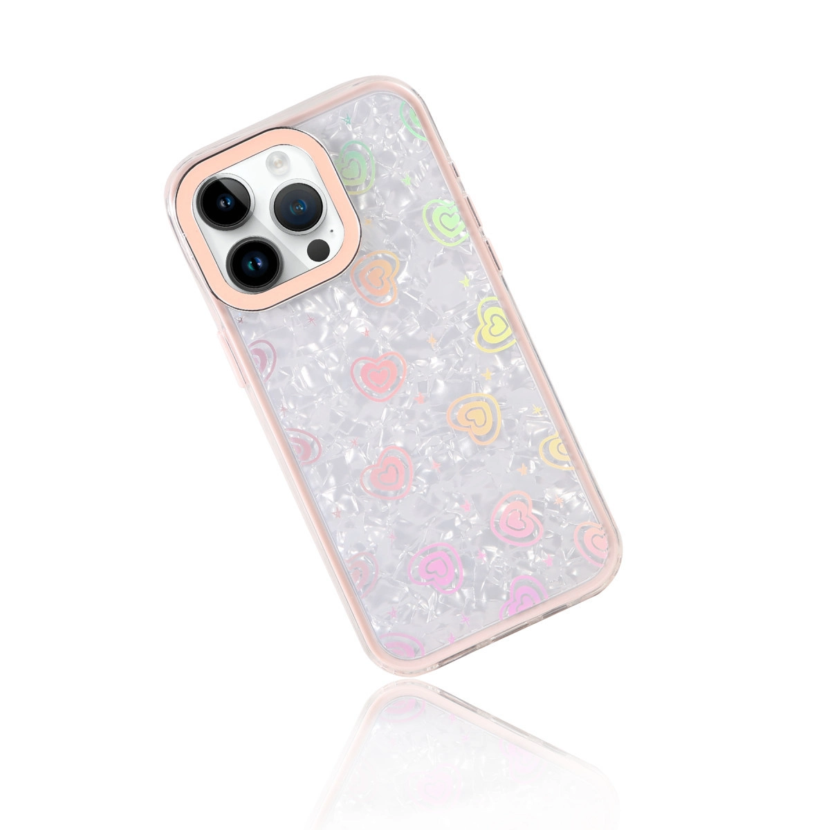 Kalp desenli, açık pembe kenarlı şeffaf telefon kılıfı.