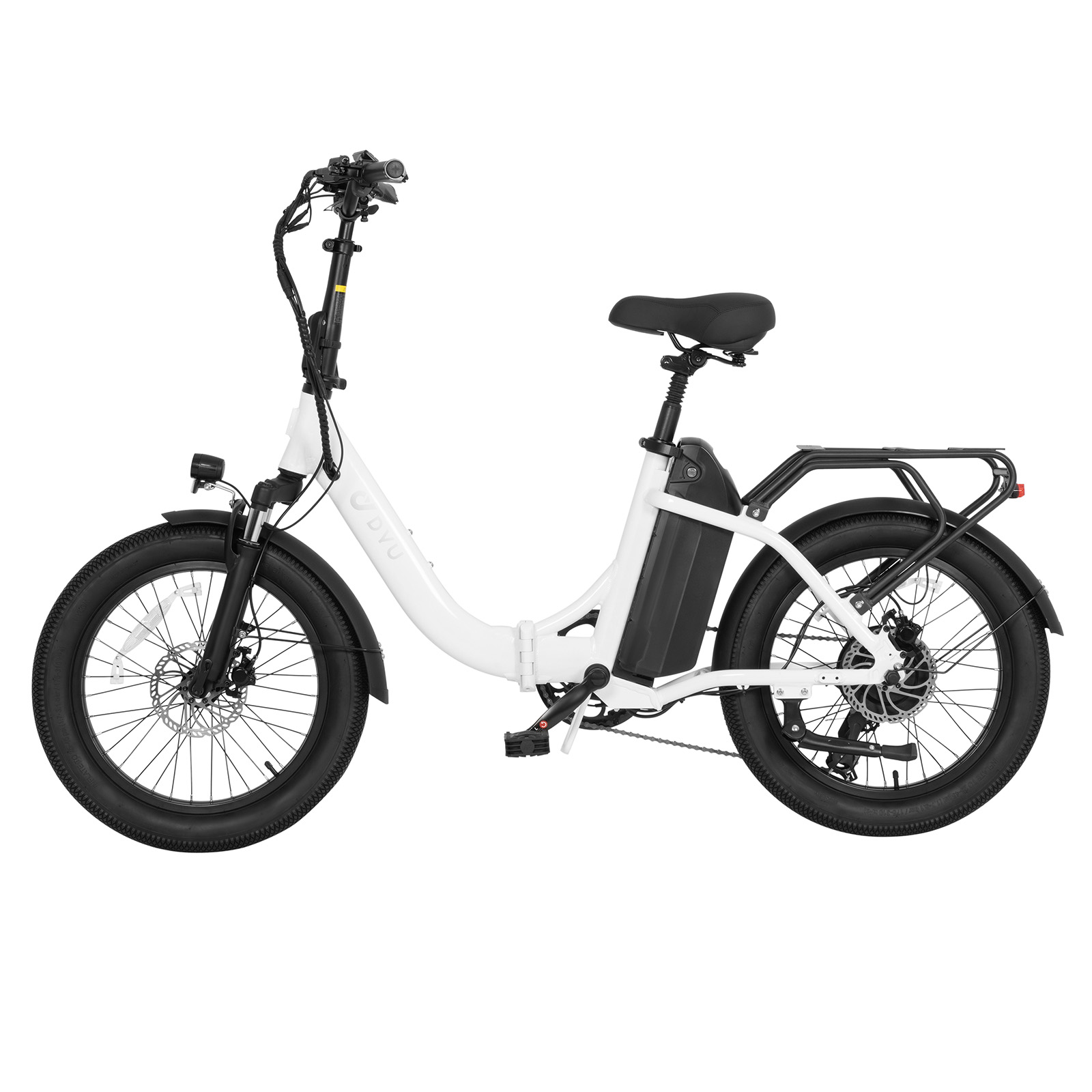 Ein weißes Elektrofahrrad mit breiten schwarzen Reifen und Gepäckträger.
